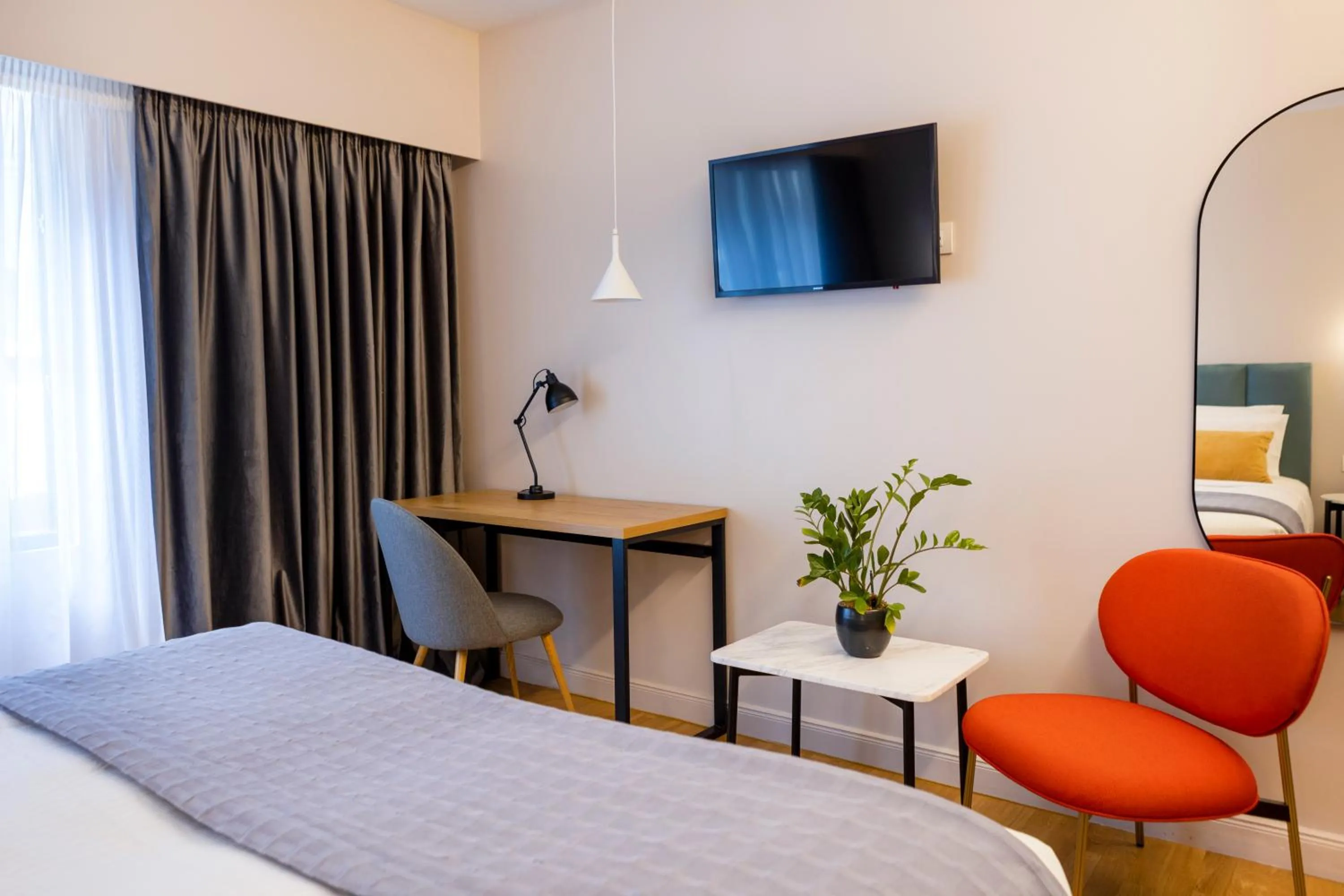 TV and multimedia, Bed in L'Avventura Athens