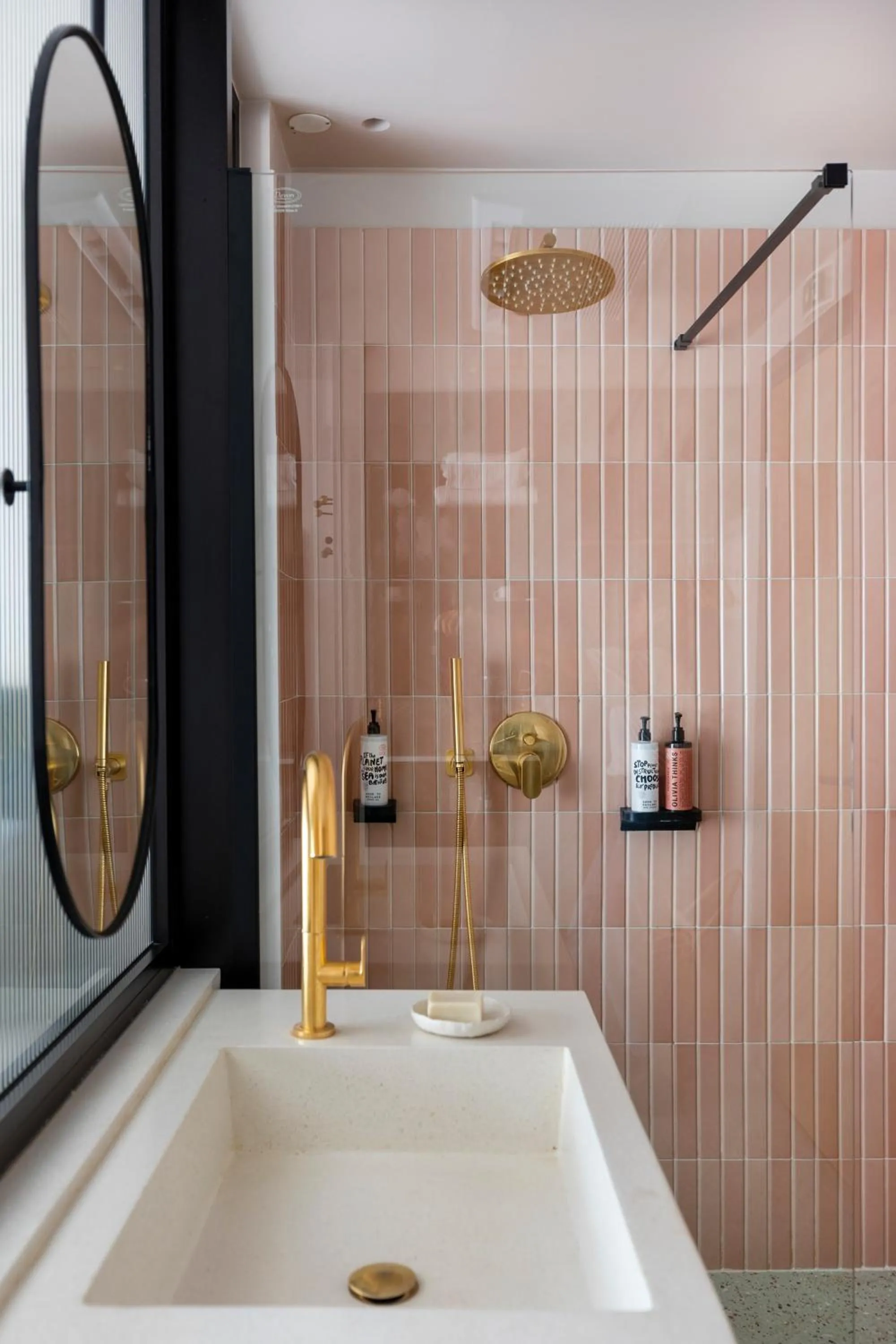 Shower in L'Avventura Athens