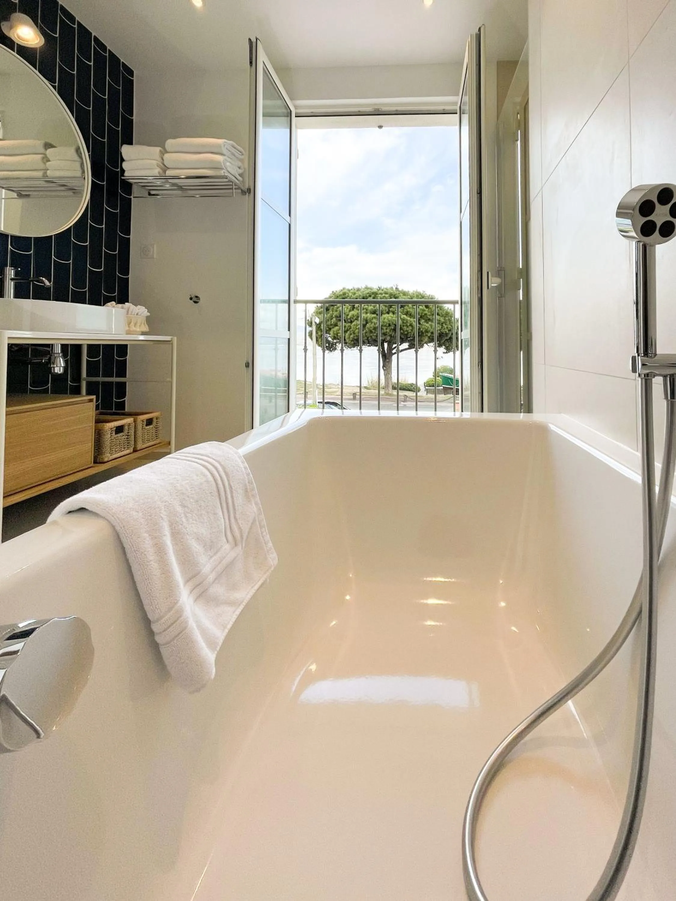 Shower in Le Mouillage