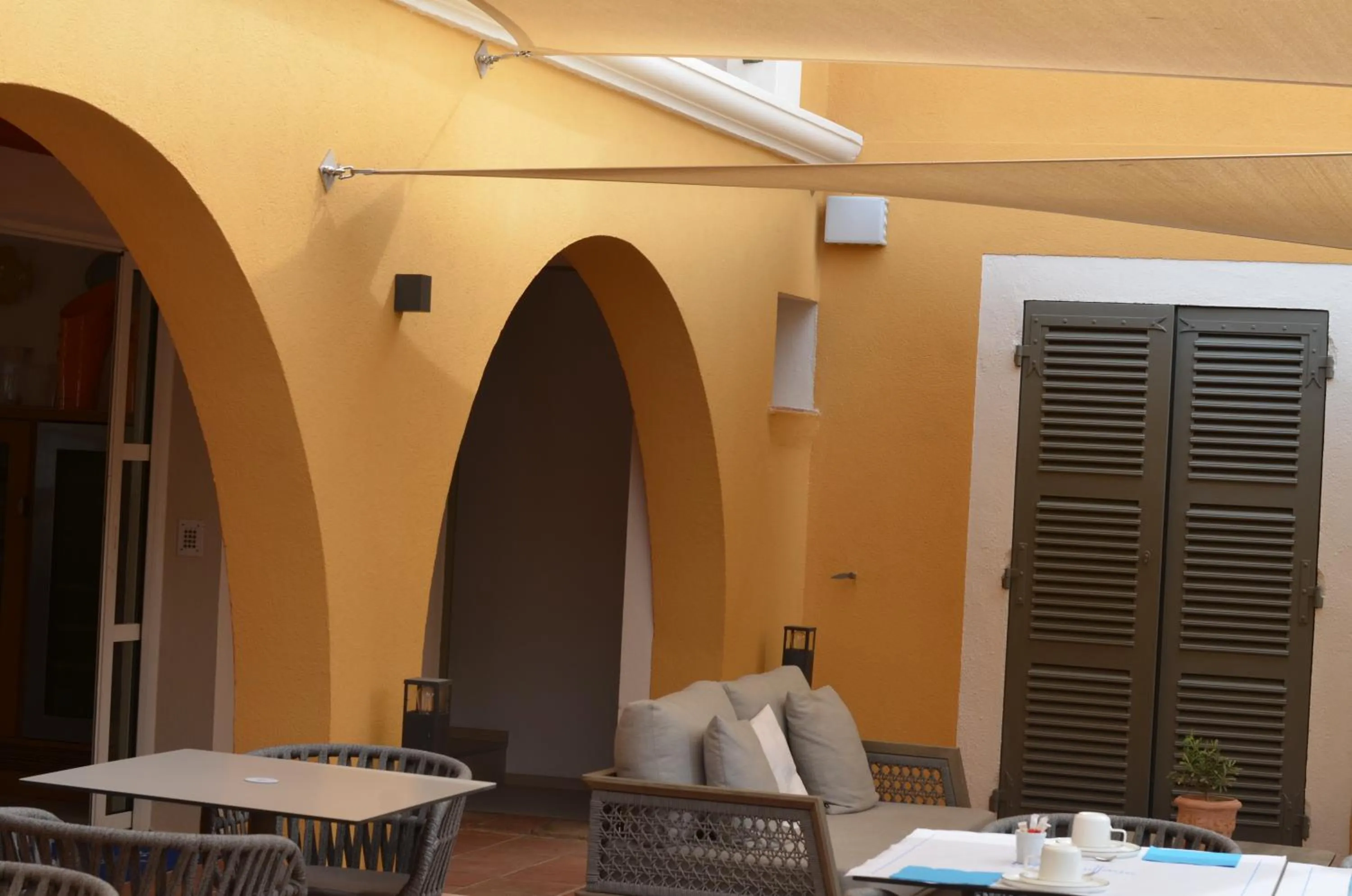 Restaurant/places to eat in Le Mouillage