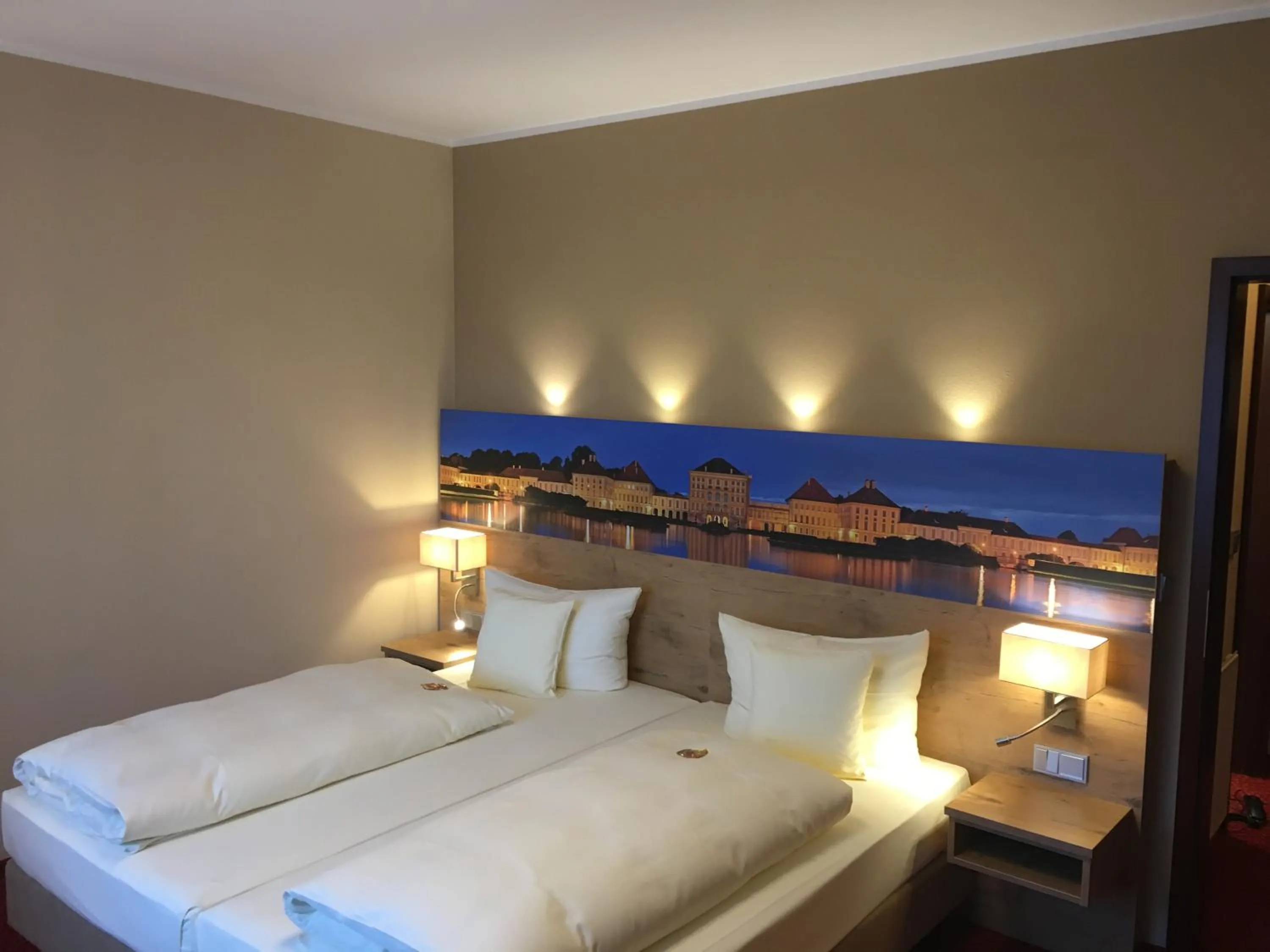 Photo of the whole room, Bed in Parkhotel Leiser