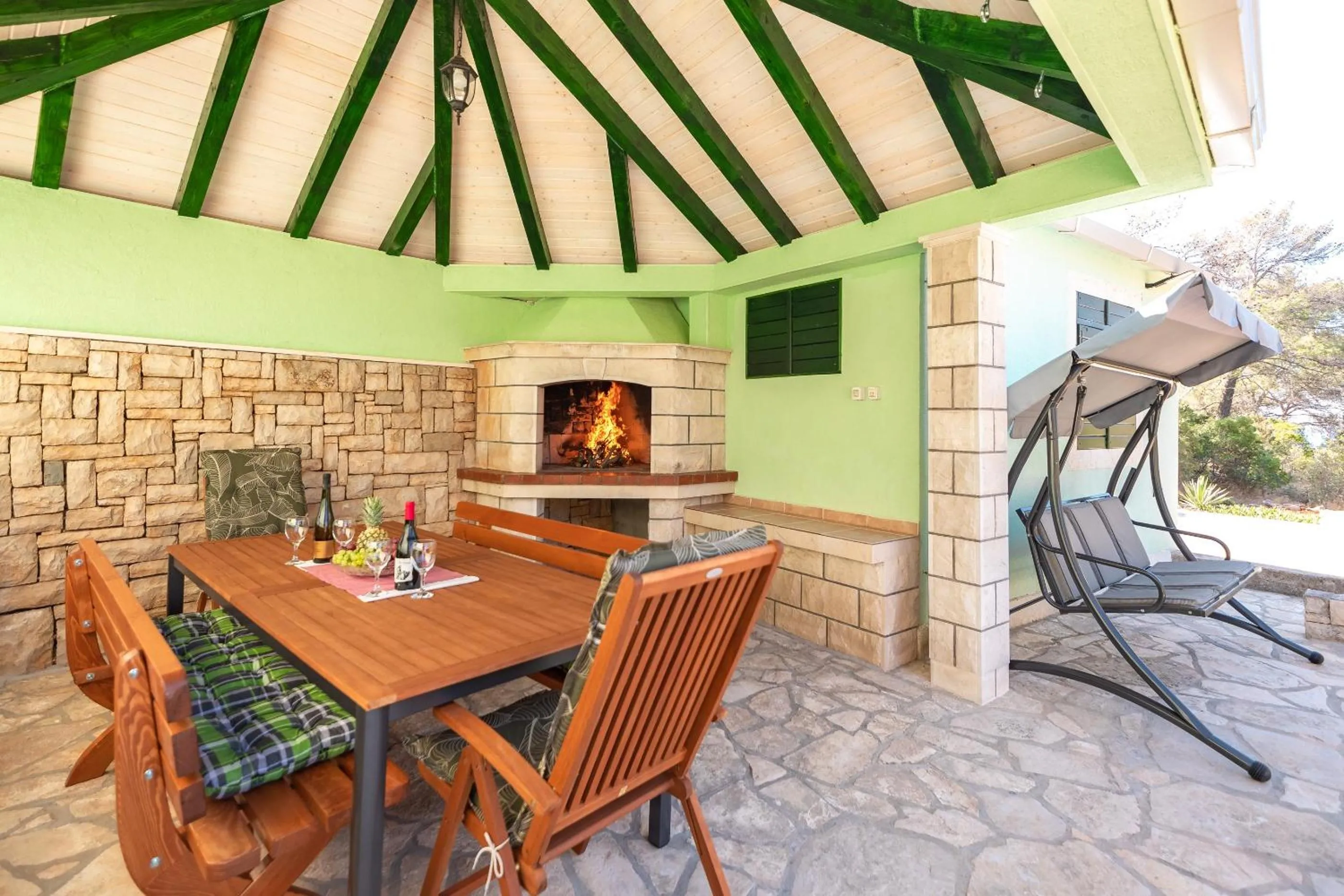 BBQ facilities in Holiday Home Melanie