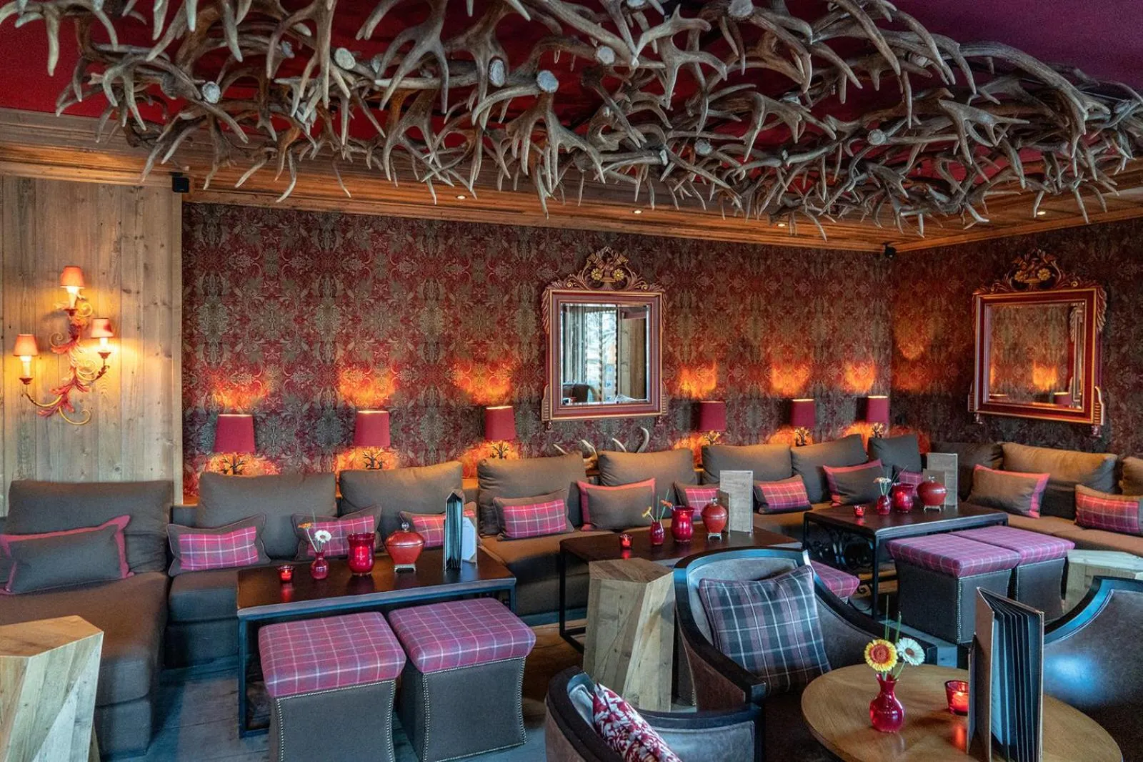 Lounge or bar in Alpin Resort Sacher