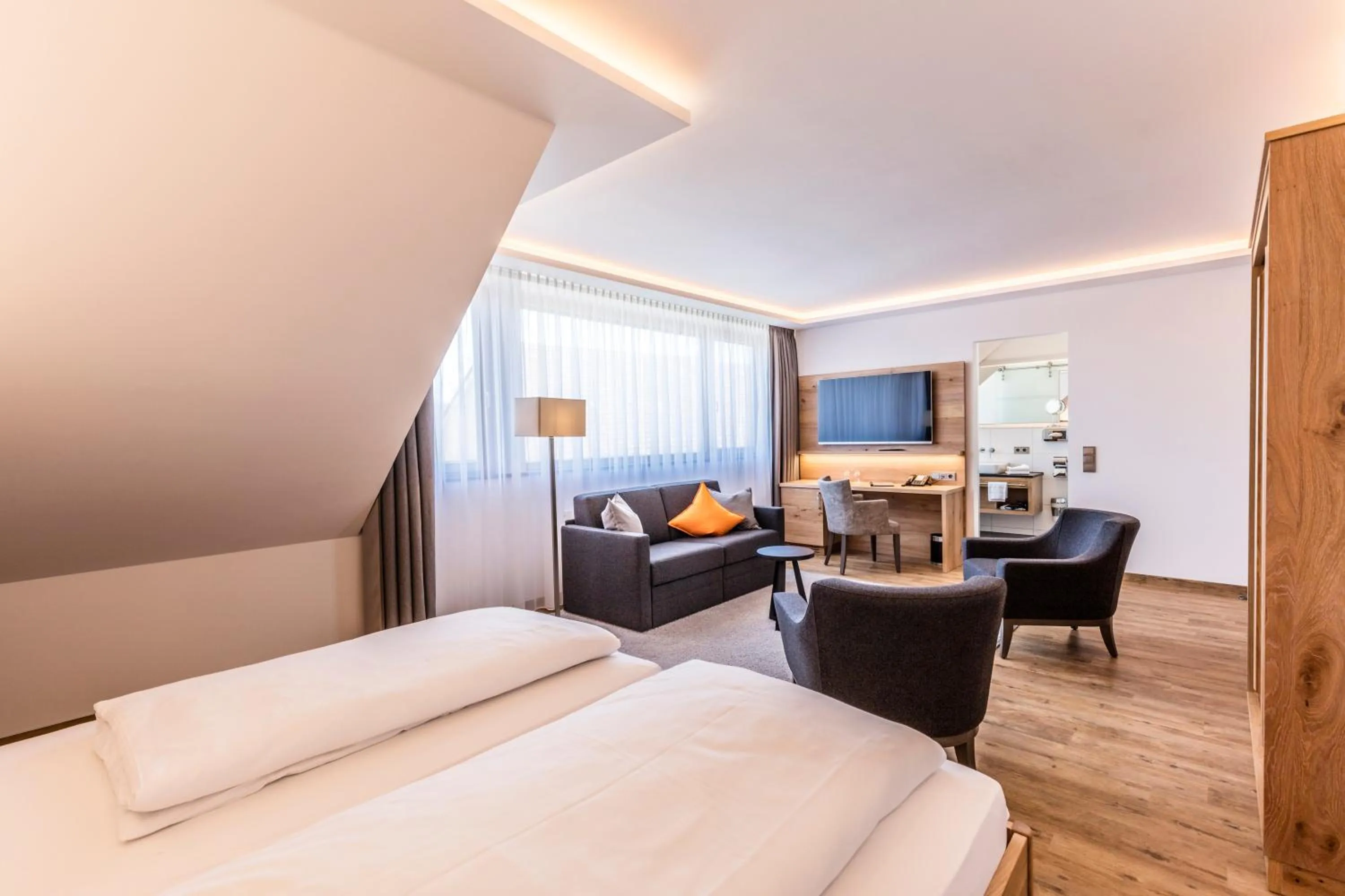 Landmark view, Bed in Rührberger Hof Hotel & Restaurant Grenzach-Wyhlen bei Basel