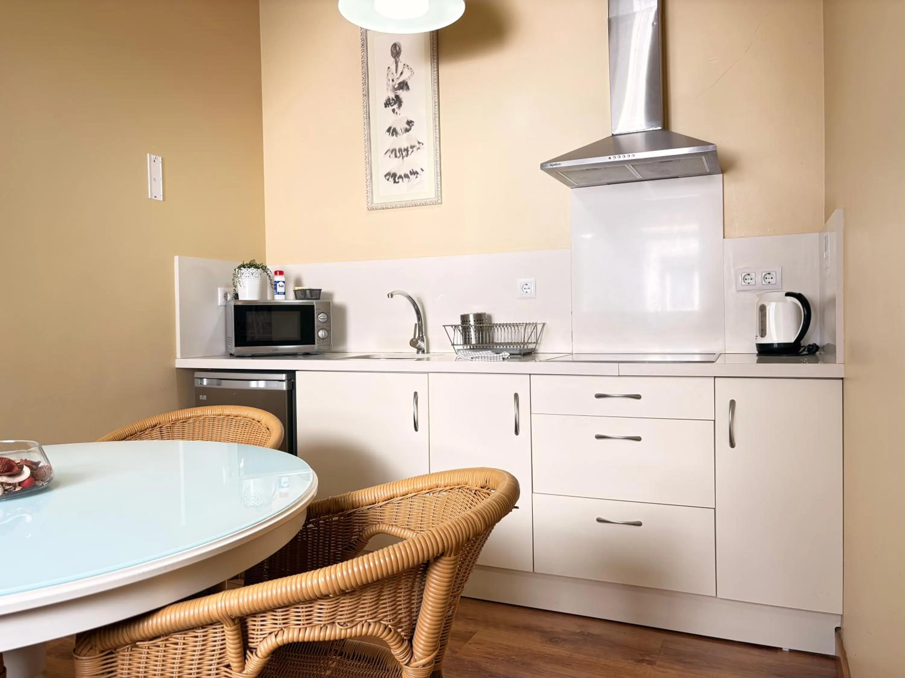Kitchen or kitchenette in Life Apartments San Vicente