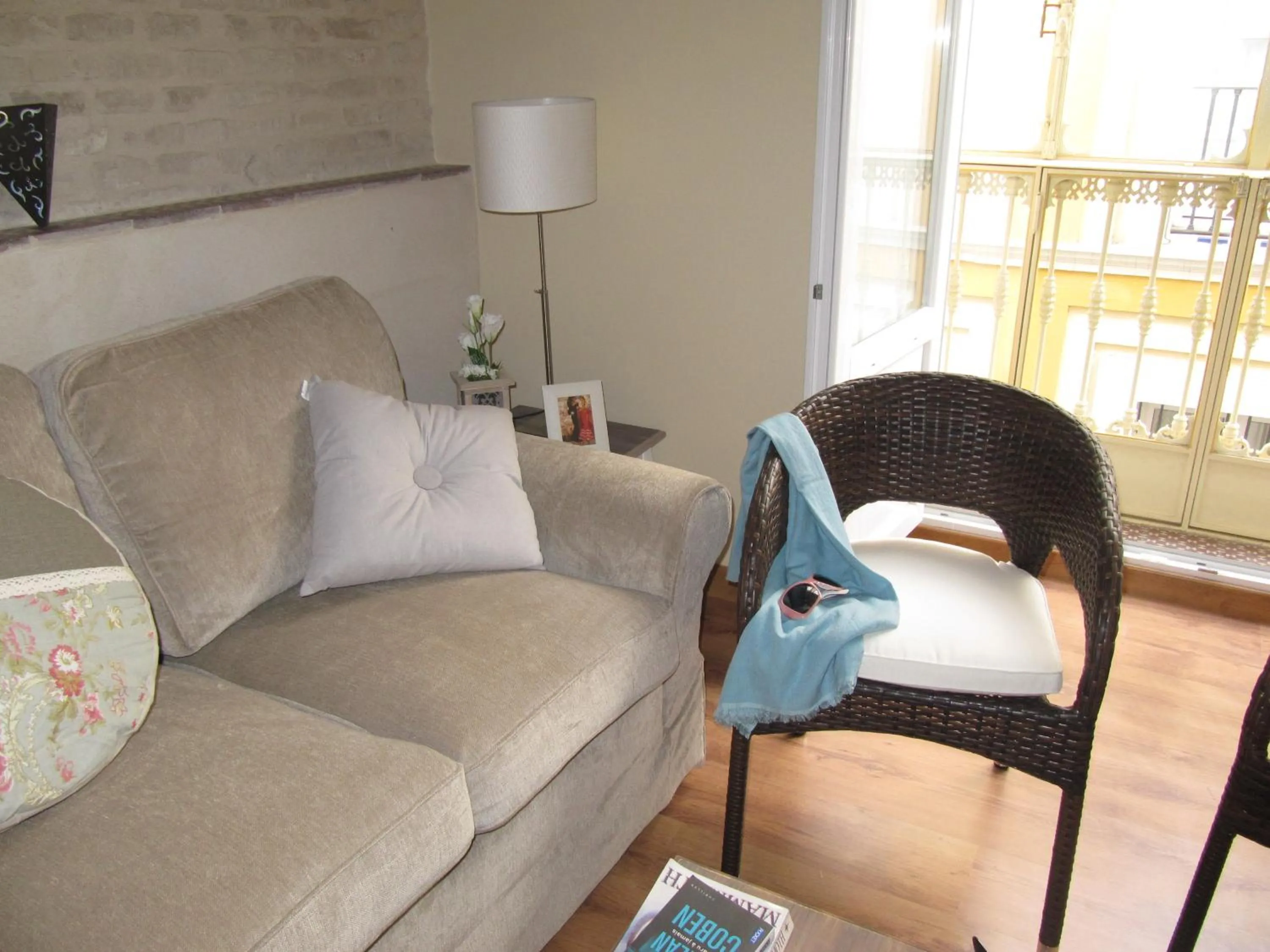 Seating area in Life Apartments San Vicente