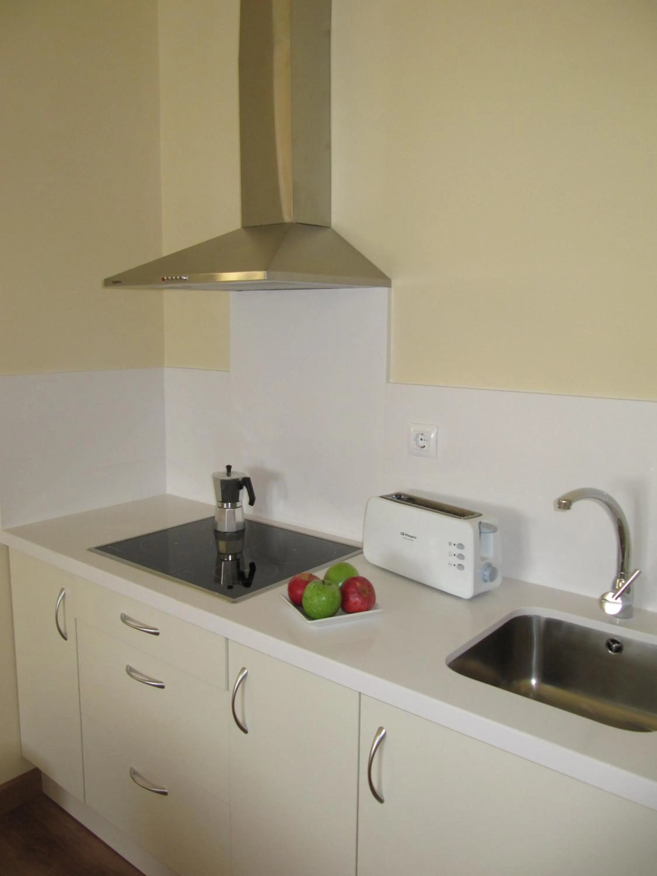 Kitchen or kitchenette in Life Apartments San Vicente