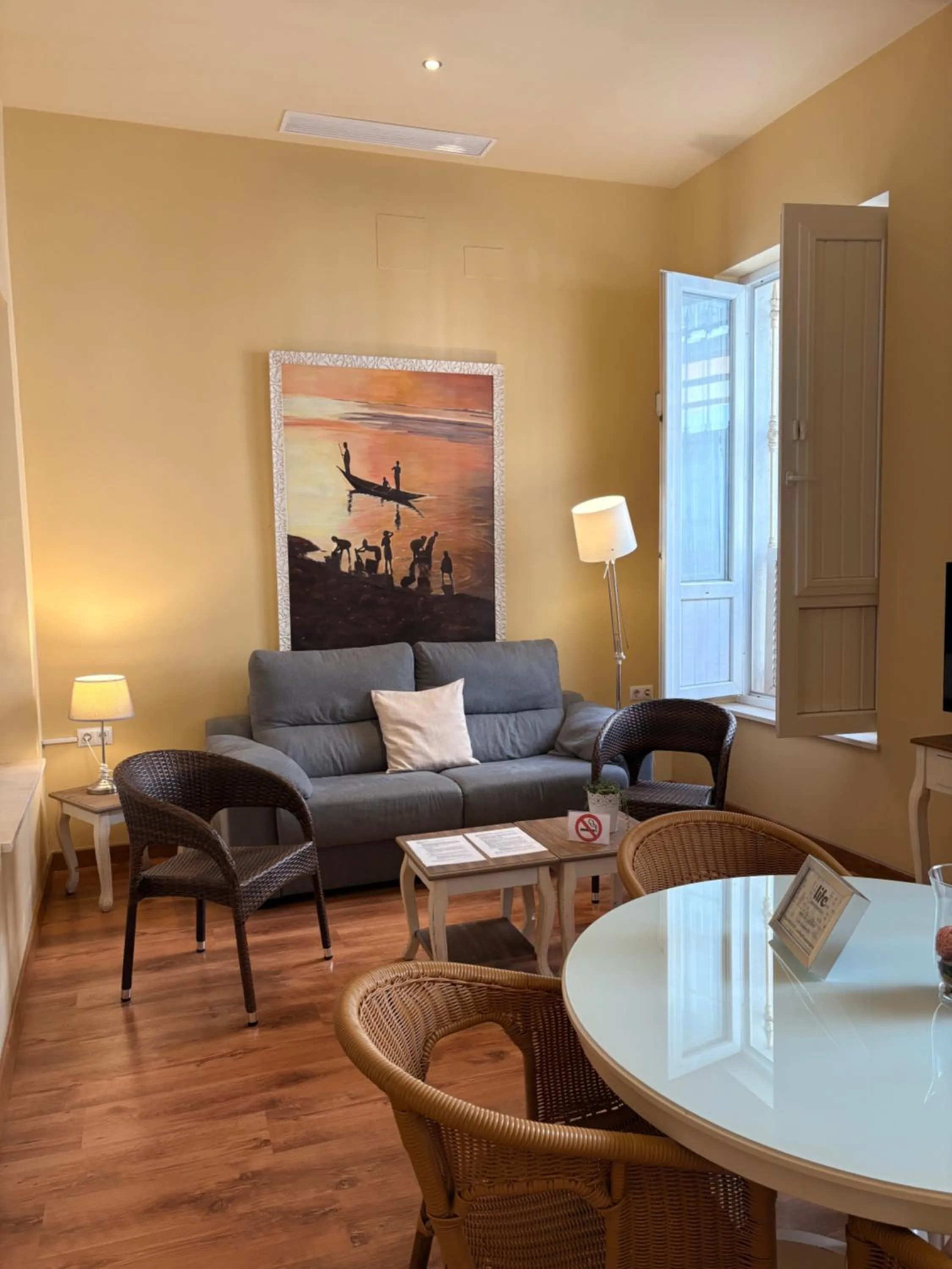 Seating area in Life Apartments San Vicente