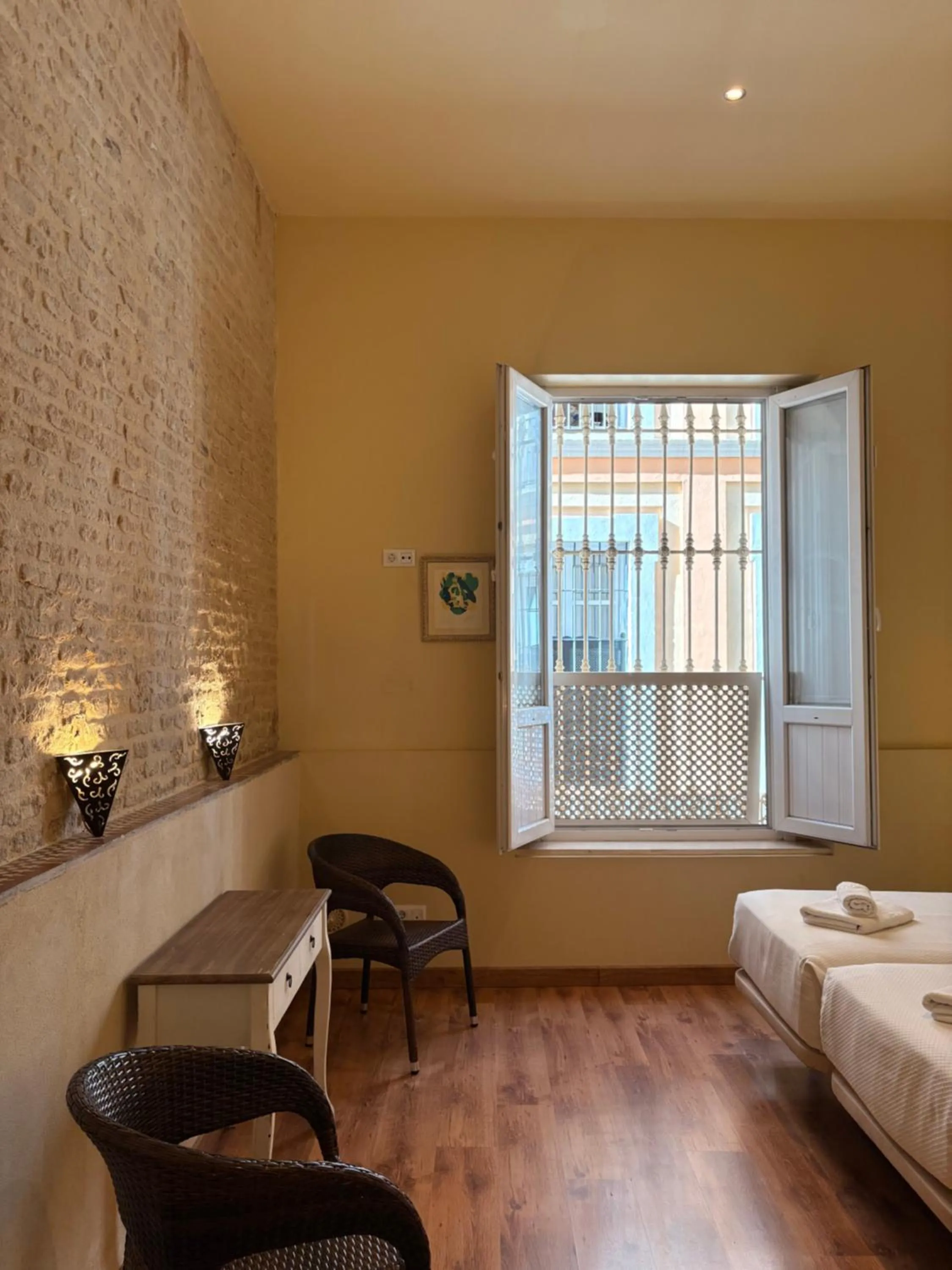 Photo of the whole room, Bed in Life Apartments San Vicente