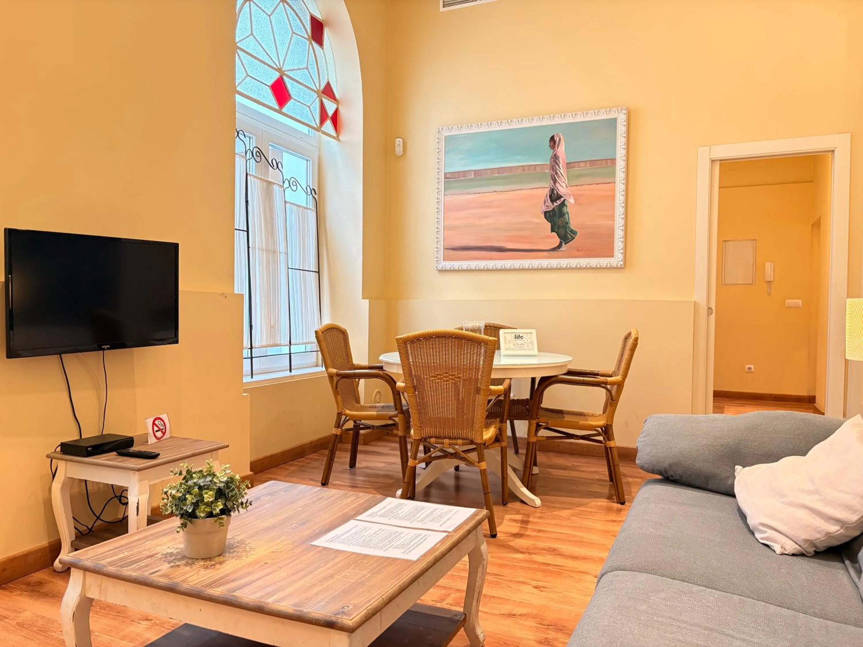 Communal lounge/ TV room in Life Apartments San Vicente