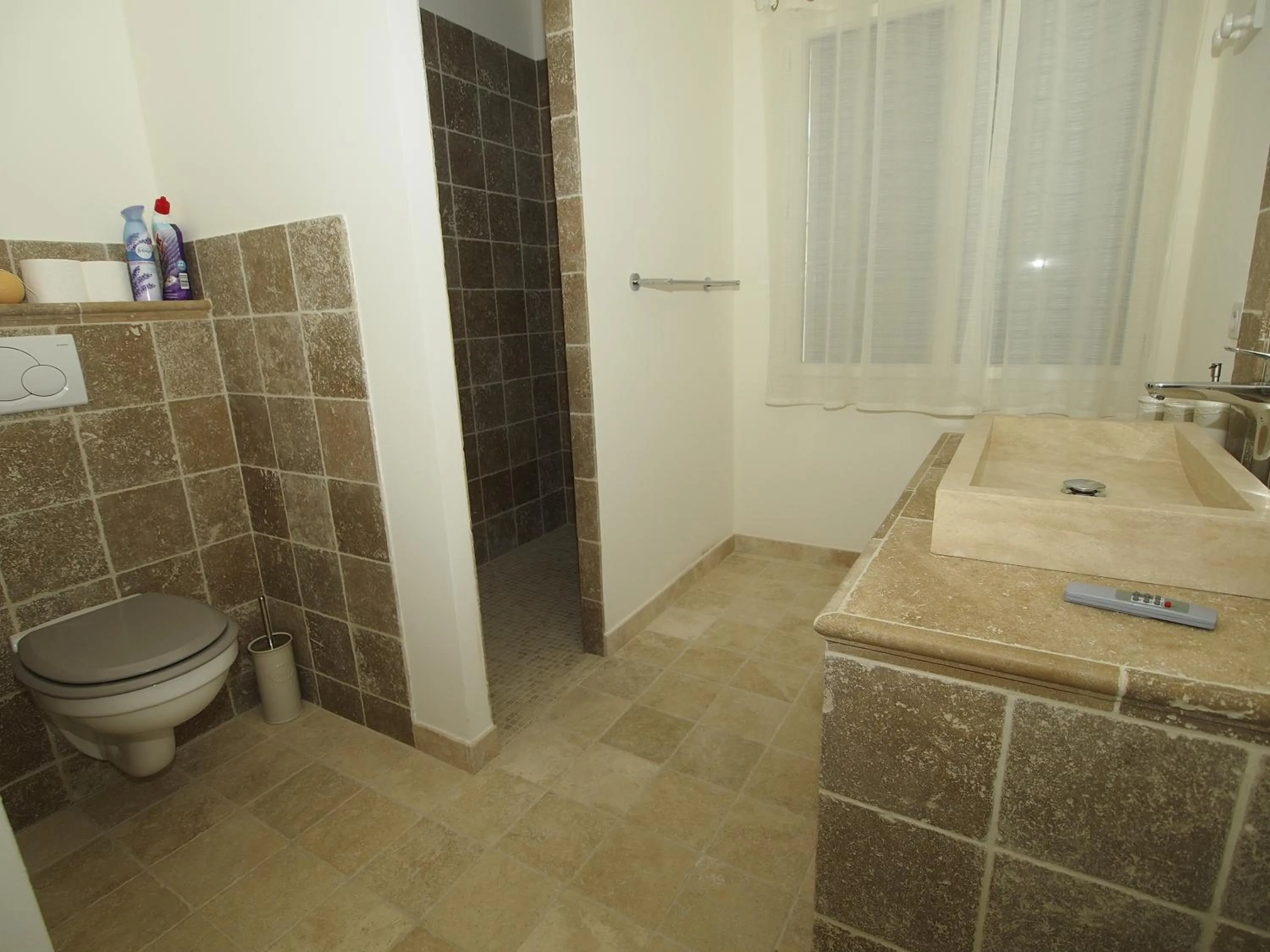 Photo of the whole room in Domaine Le Mas Sans Soucis