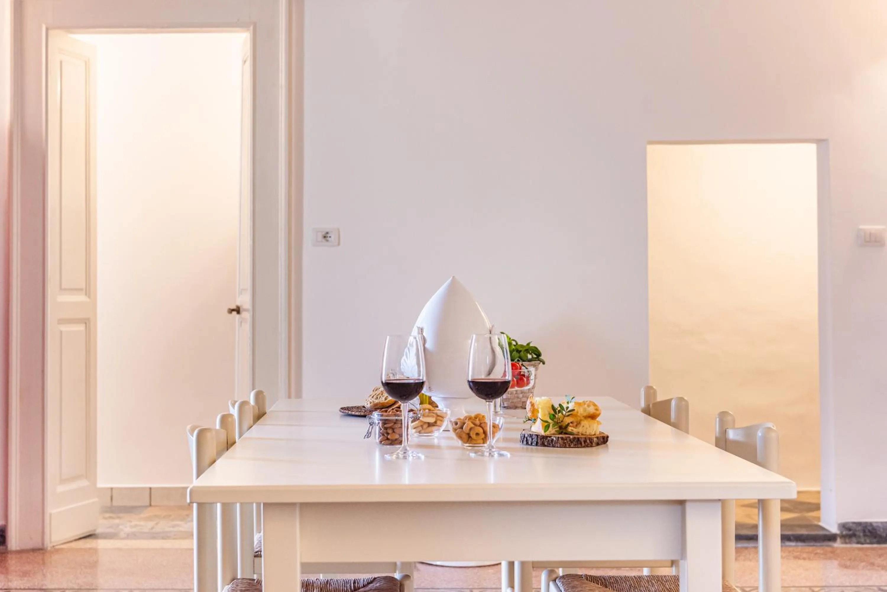 Food and drinks in Le Stanze di Felline- Monolocali vacanze-