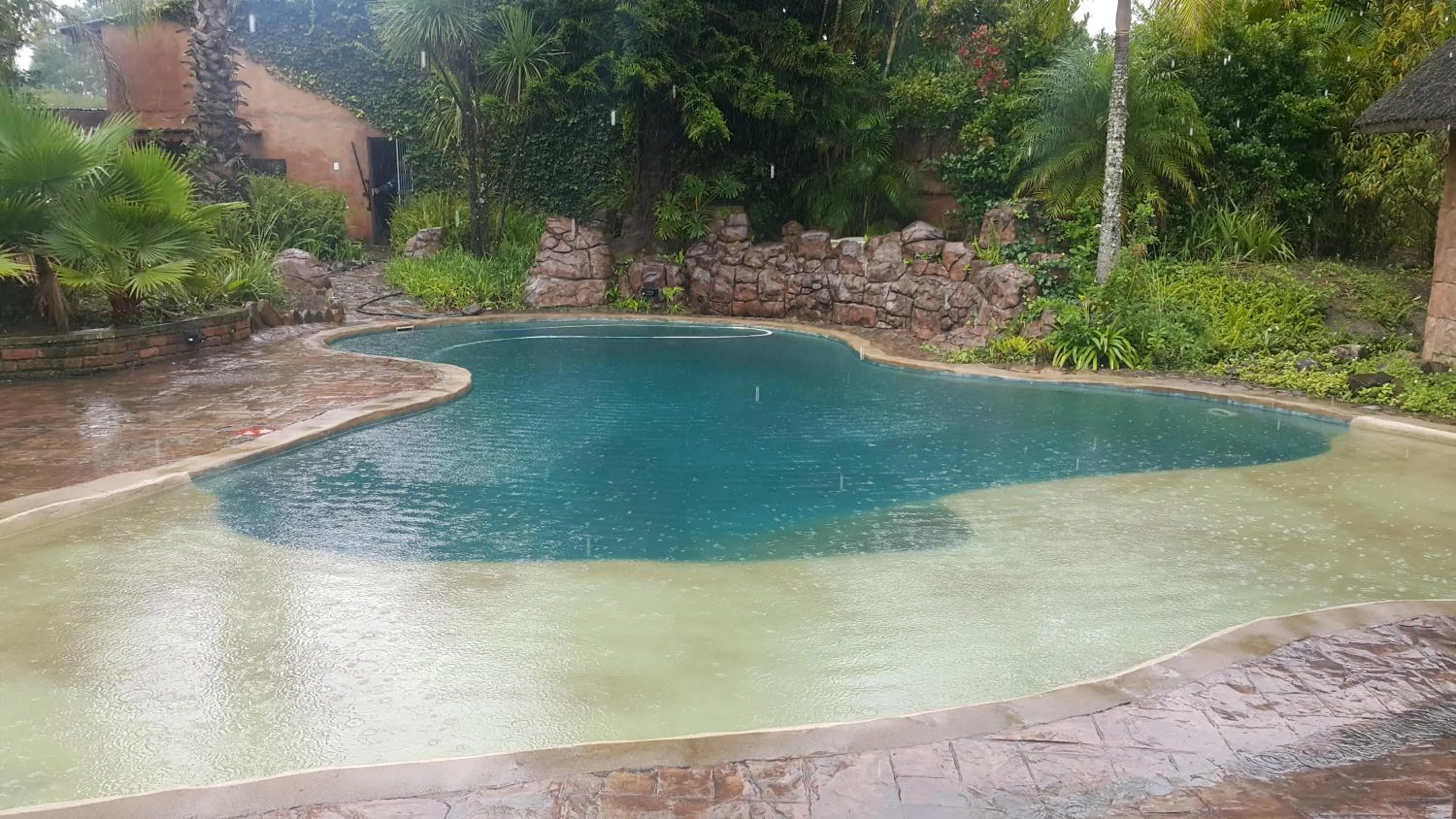 Pool view in Thornycroft Lodge