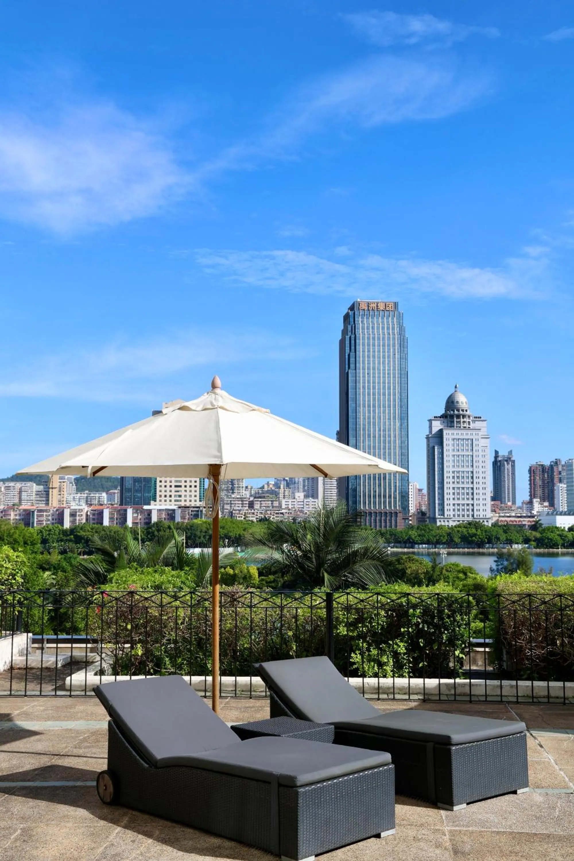 Swimming pool in Marco Polo Xiamen