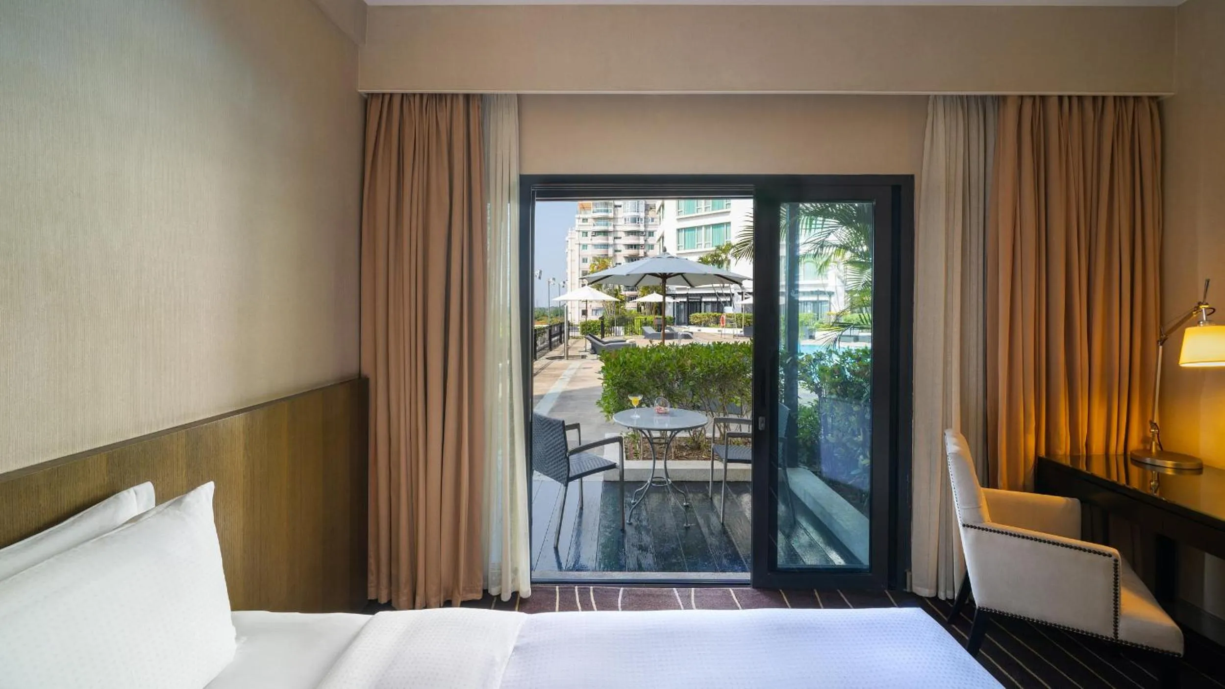 Photo of the whole room, Bed in Marco Polo Xiamen