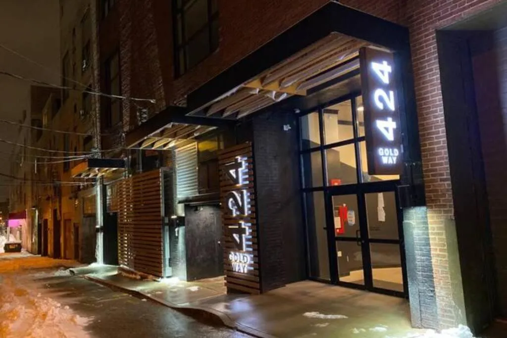 Facade/entrance in 3E-Cozy! Micro apartment! in Oakland, sleeps 1