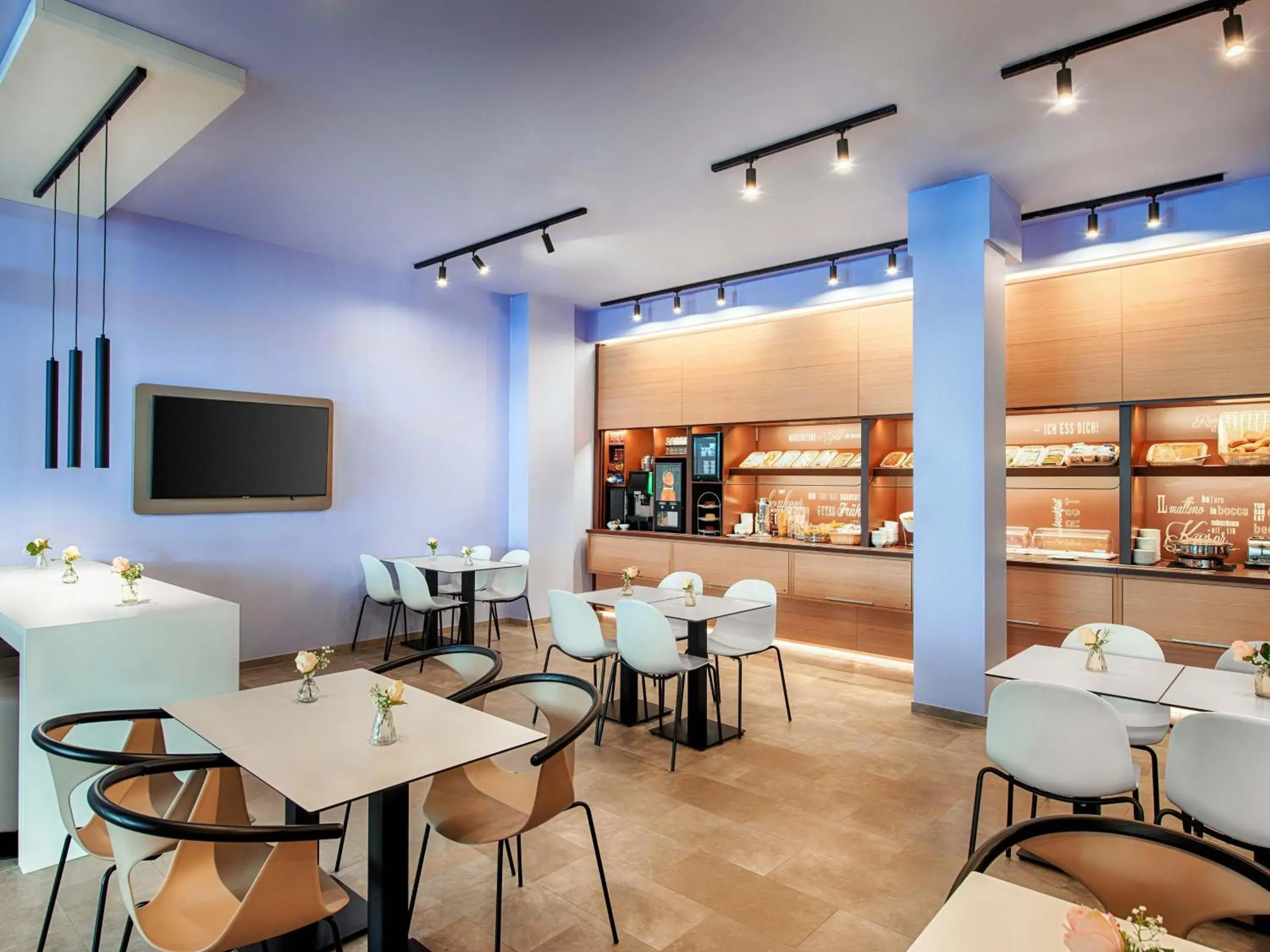 Lounge or bar in B&B Hotel Kiel-Holstenbrücke Lounge or bar in B&B Hotel Kiel-Holstenbrücke