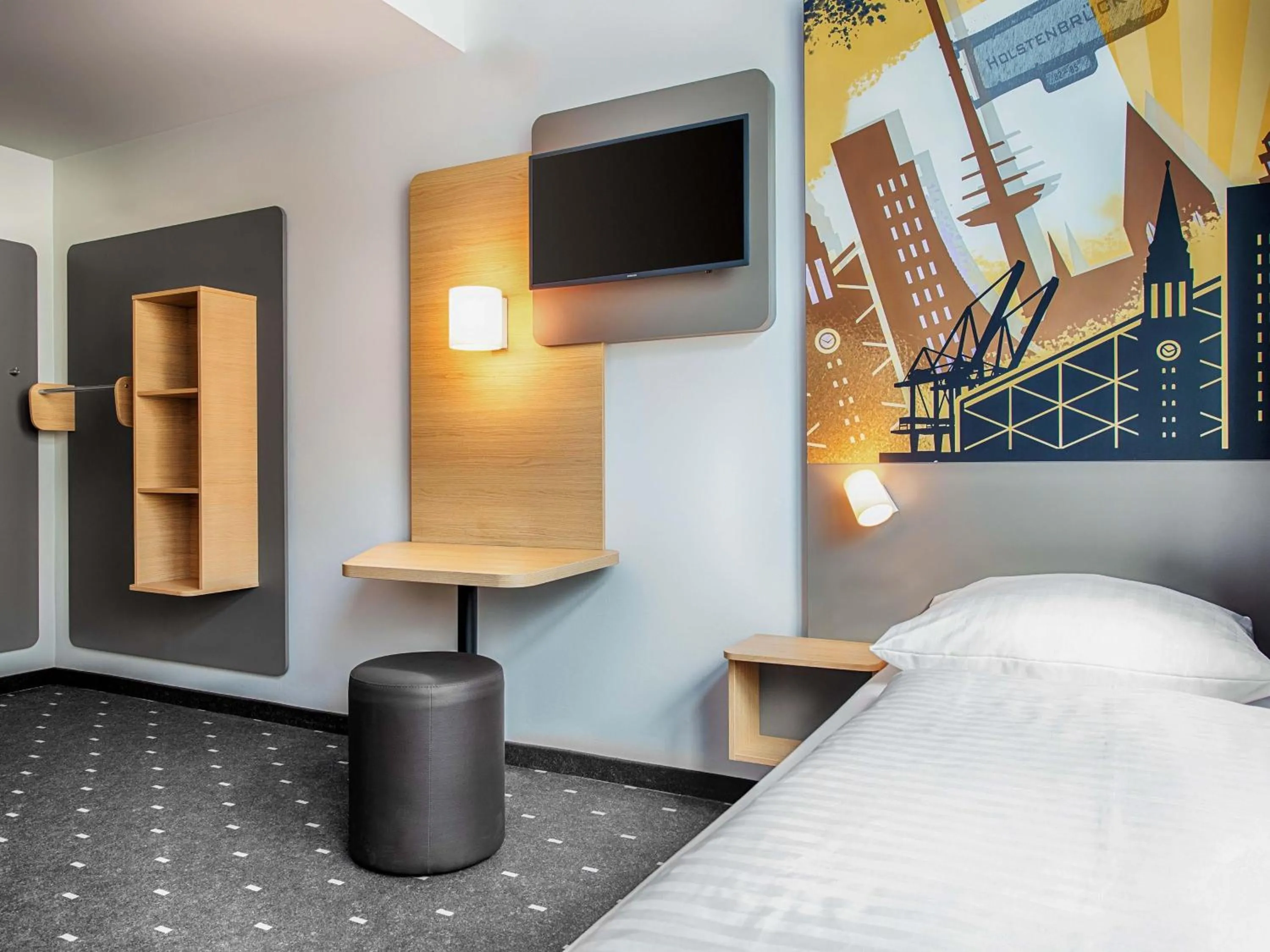 Lobby or reception, Bed in B&B Hotel Kiel-Holstenbrücke