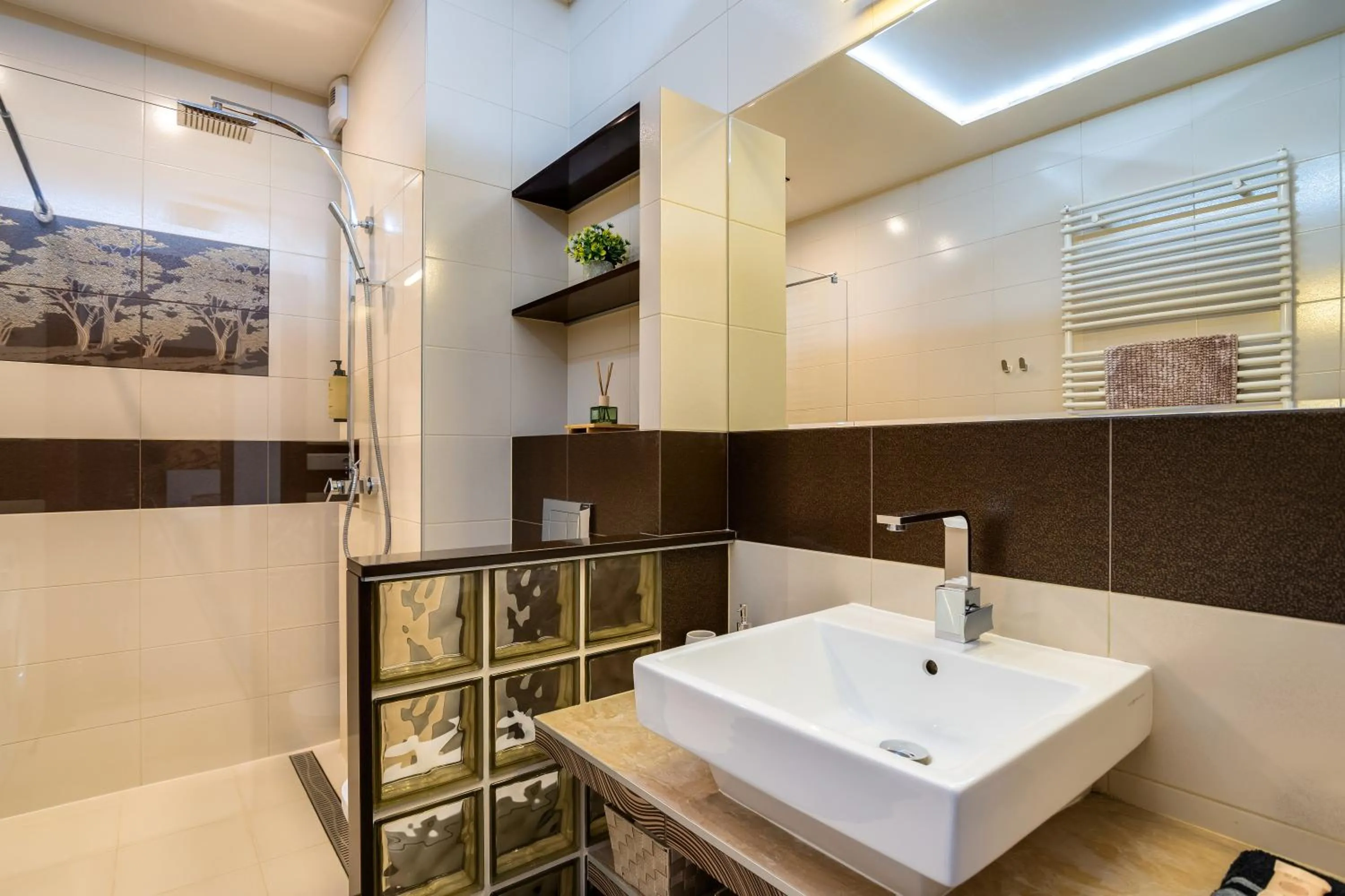 Shower in Apartamenty Prestige Browar Lubicz Stare Miasto
