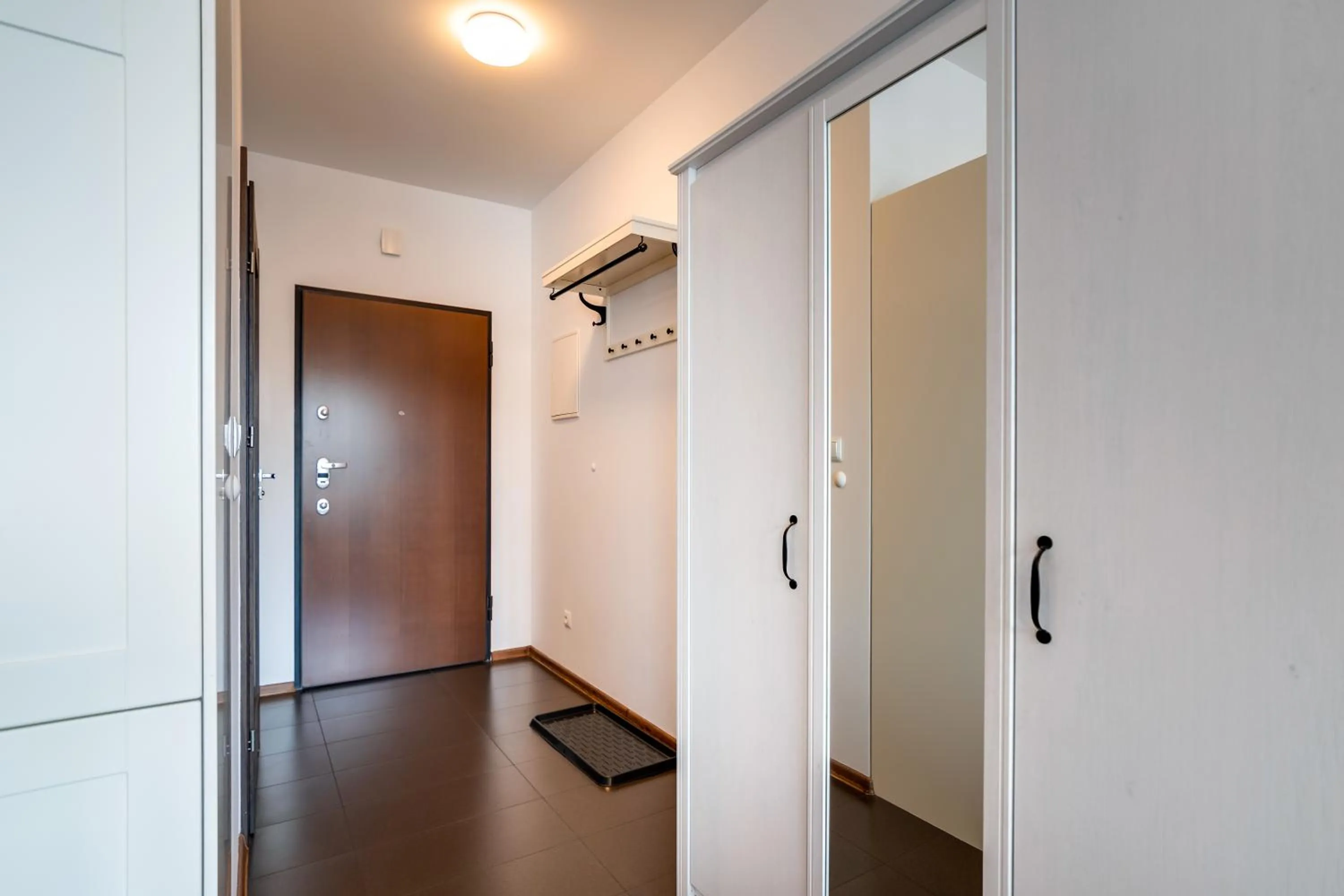 wardrobe in Apartamenty Prestige Browar Lubicz Stare Miasto