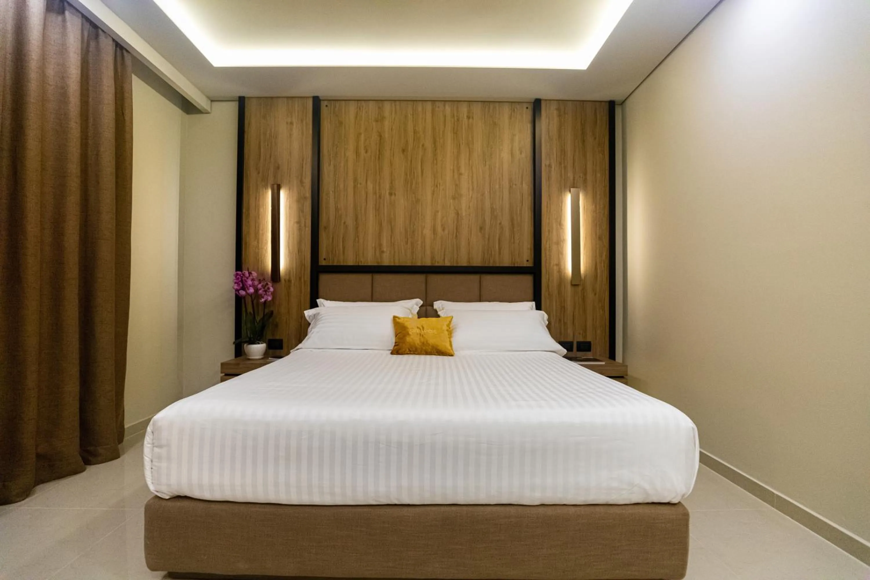 Photo of the whole room, Bed in Kraal Hotel Vlore