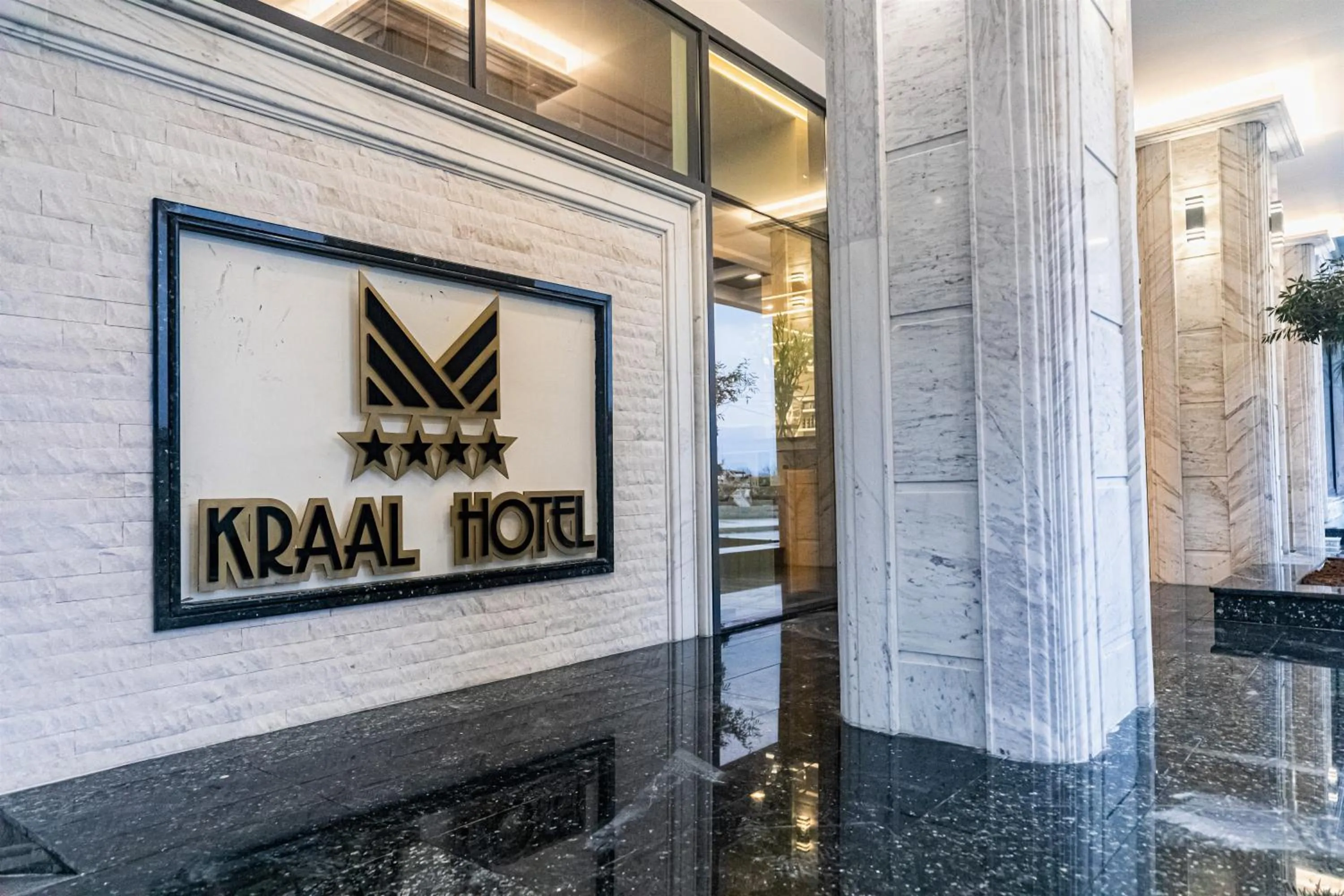 Facade/entrance in Kraal Hotel Vlore