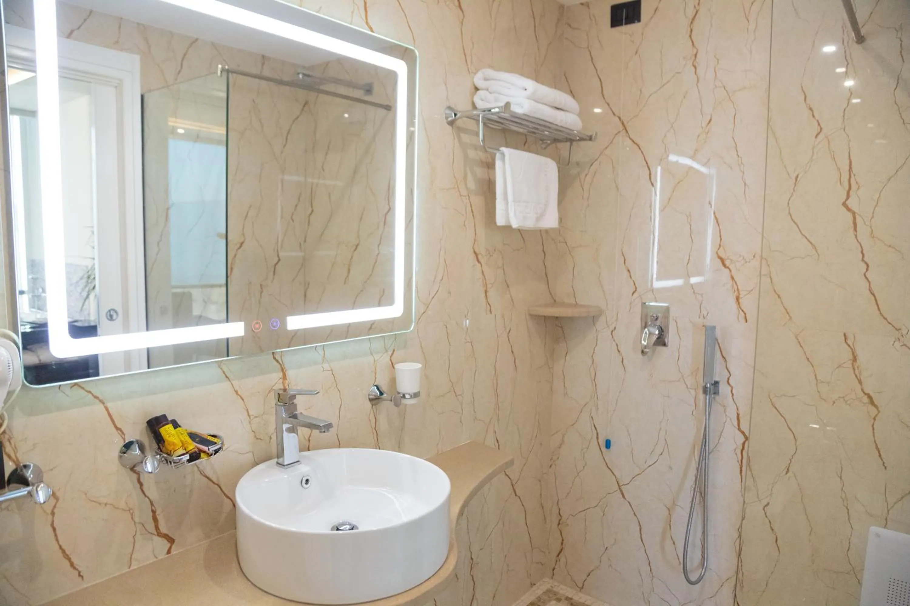 Bathroom in Kraal Hotel Vlore