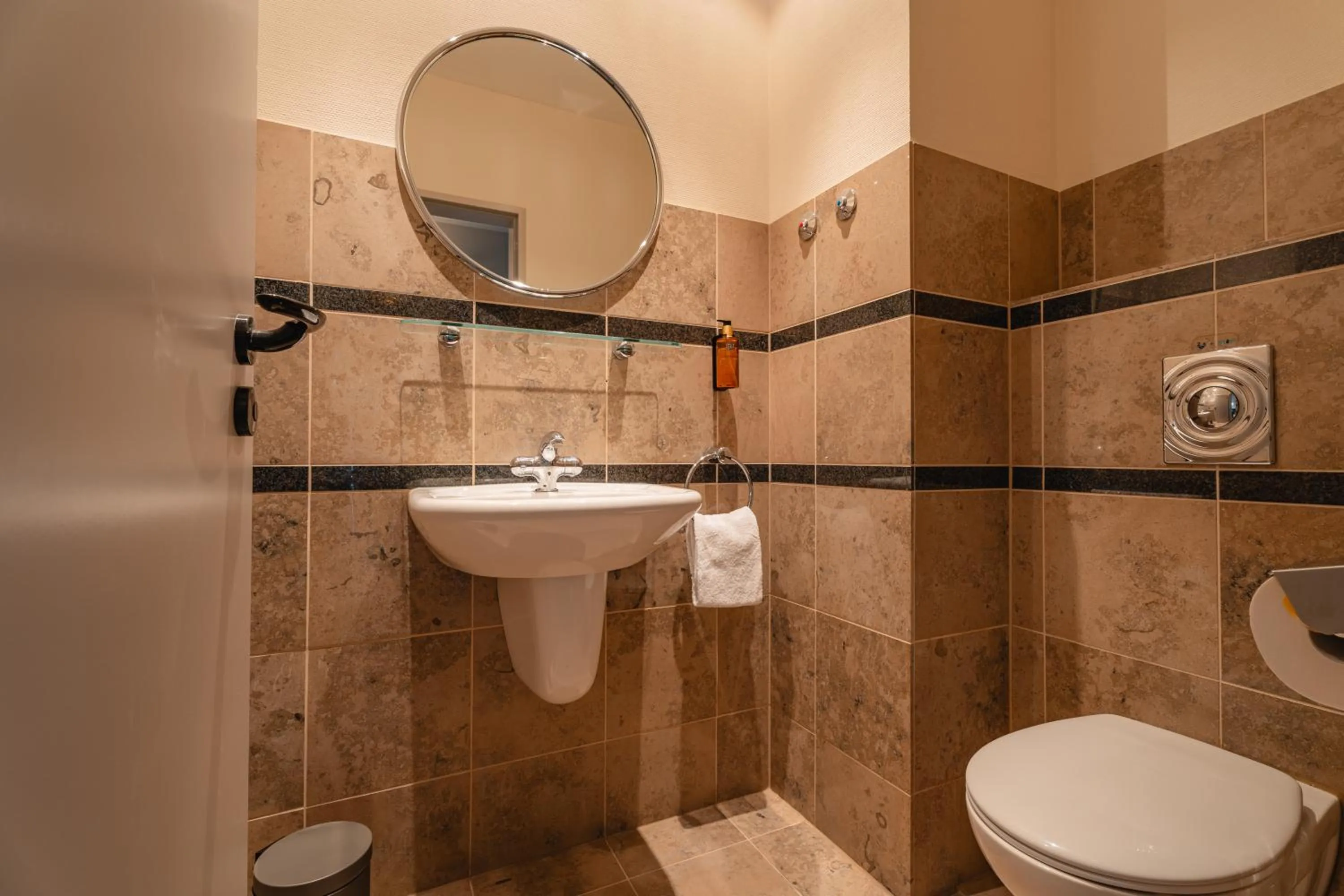 Bathroom in Naturhotel Sachsenbaude Oberwiesenthal - Indoor-Pool & Outdoor-Whirlpool