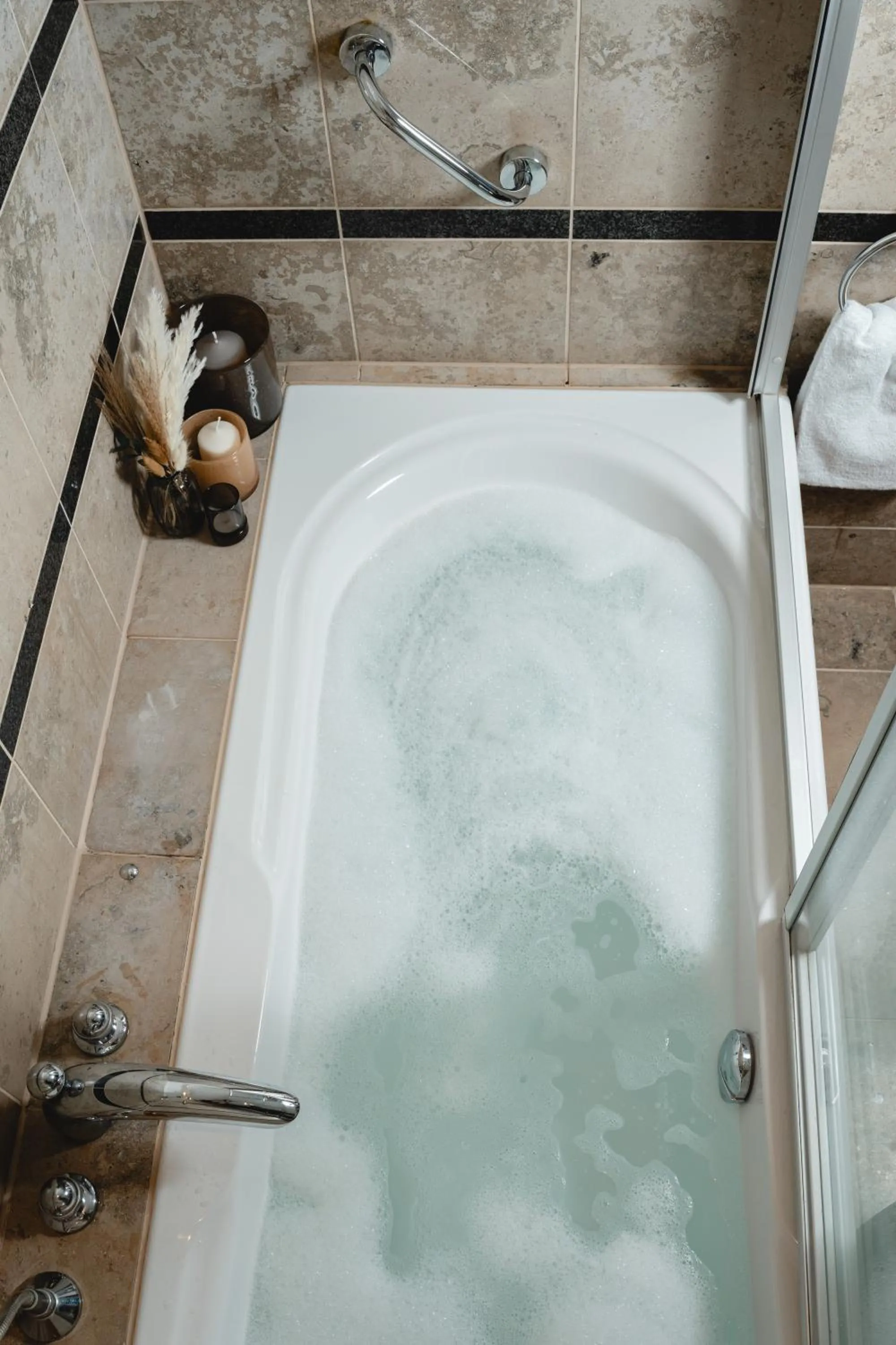 Bath in Naturhotel Sachsenbaude Oberwiesenthal - Indoor-Pool & Outdoor-Whirlpool