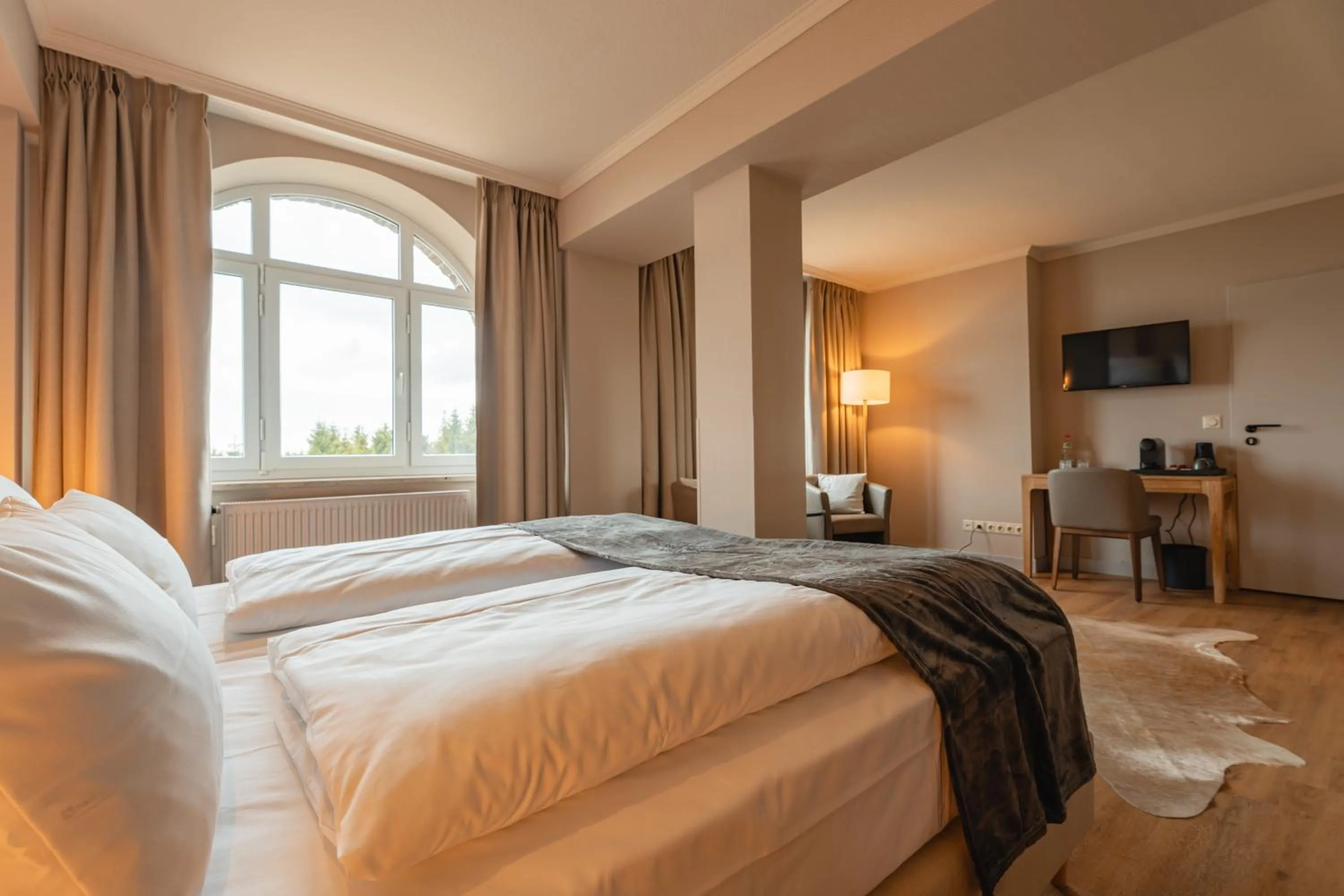 Photo of the whole room, Bed in Naturhotel Sachsenbaude Oberwiesenthal - Indoor-Pool & Outdoor-Whirlpool