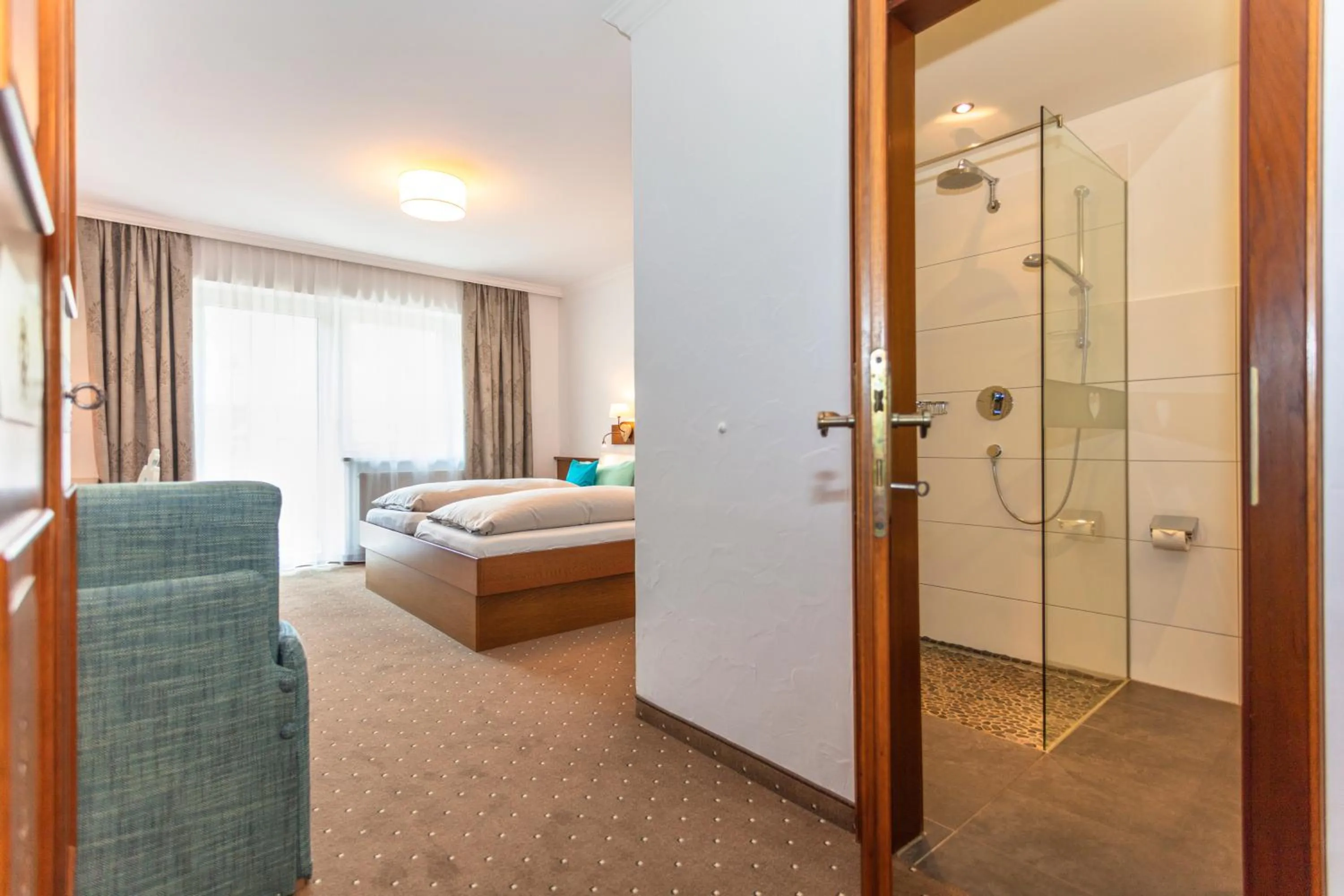 Photo of the whole room, Bed in Pension Pinzgauer Hof