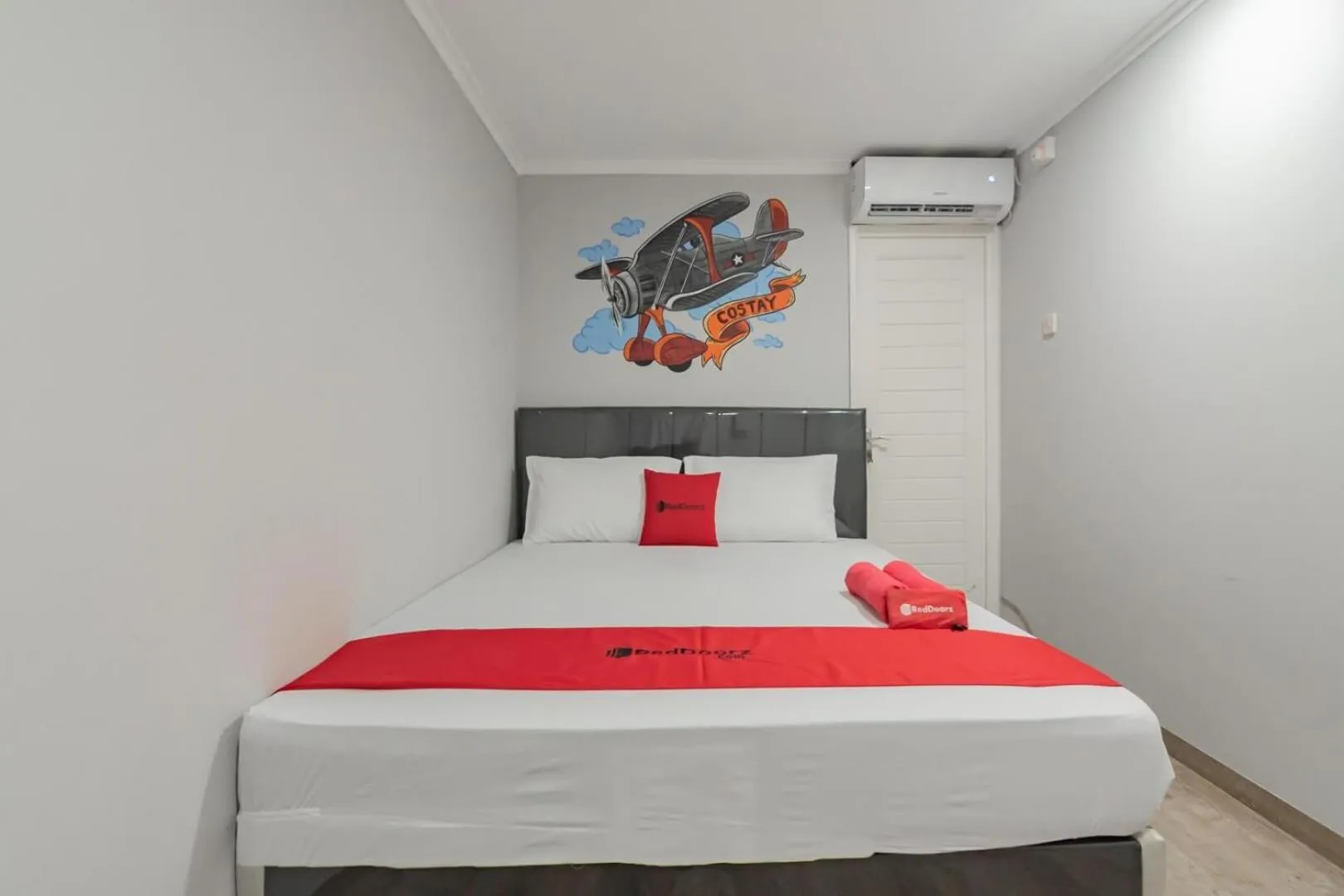 Bedroom, Bed in RedDoorz Plus near Lembang Park & Zoo