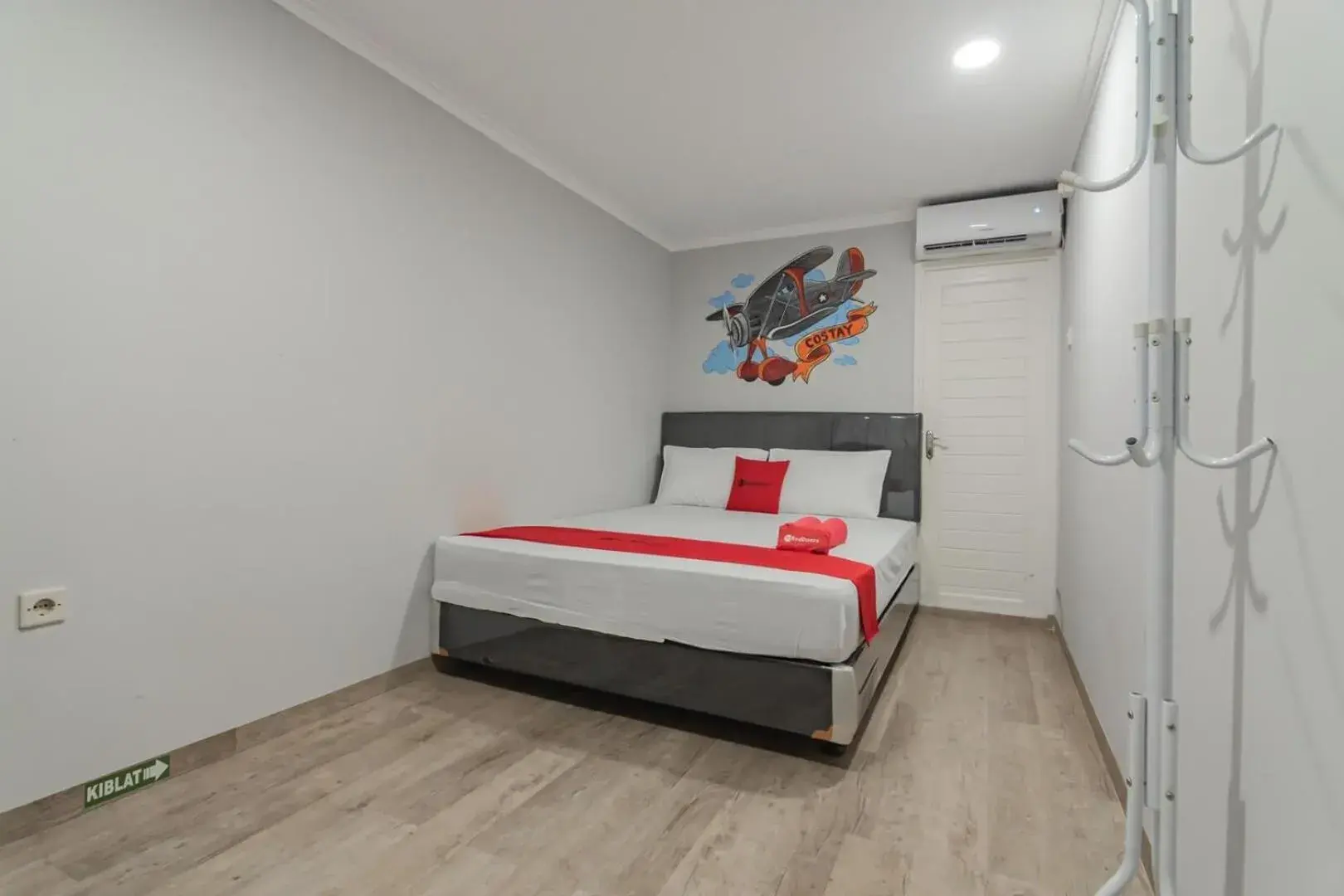 Bedroom, Bed in RedDoorz Plus near Lembang Park & Zoo Bedroom, Bed in RedDoorz Plus near Lembang Park & Zoo
