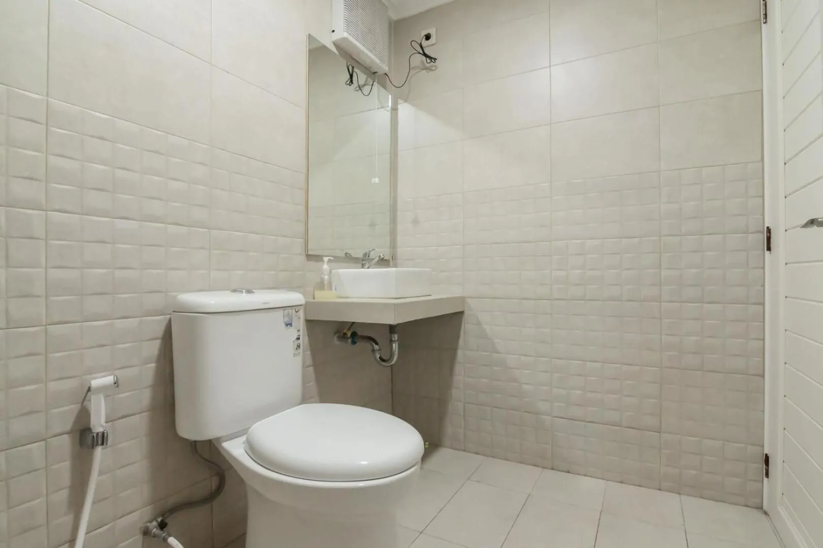 Bathroom in RedDoorz Plus near Lembang Park & Zoo