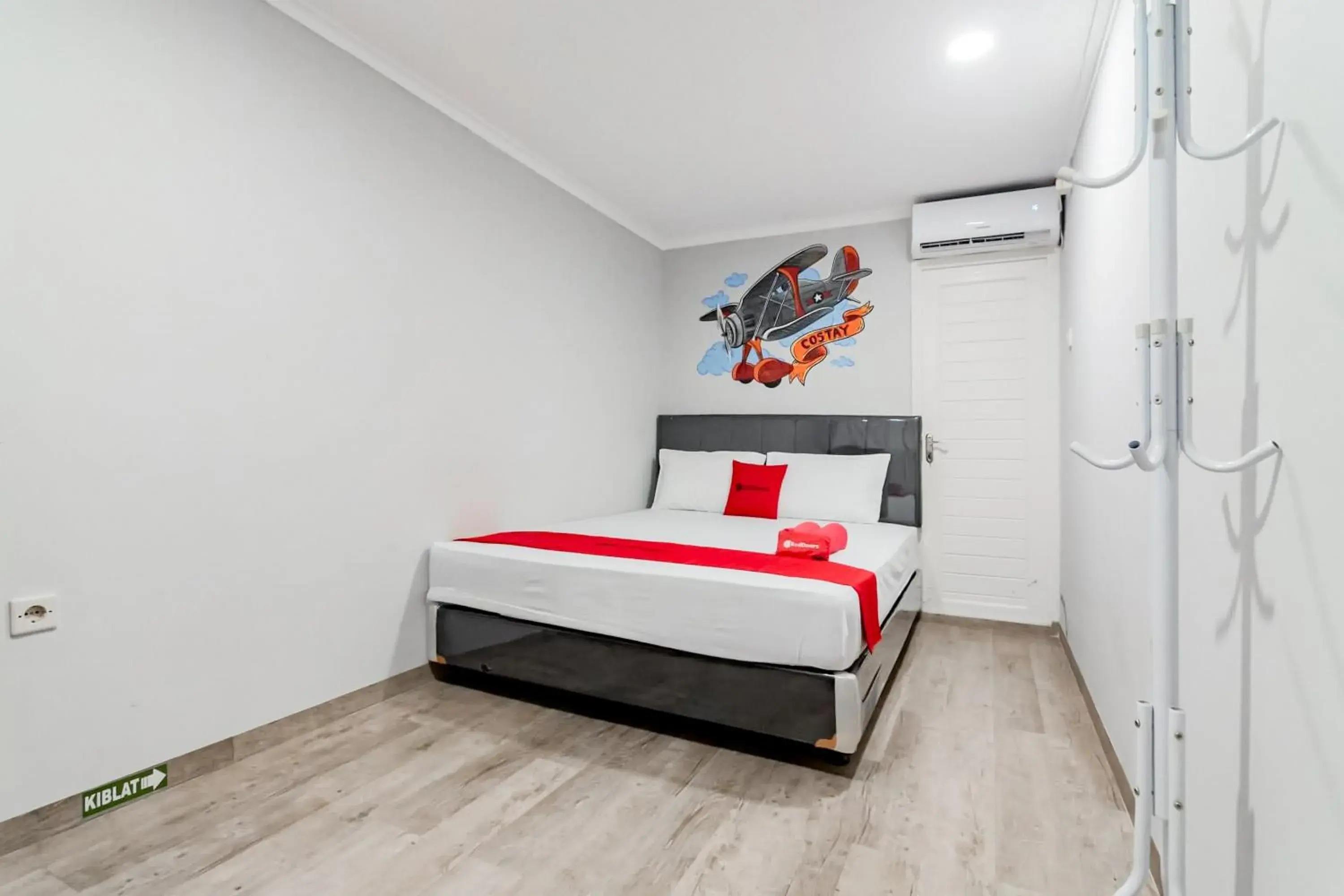 Bedroom, Bed in RedDoorz Plus near Lembang Park & Zoo Bedroom, Bed in RedDoorz Plus near Lembang Park & Zoo