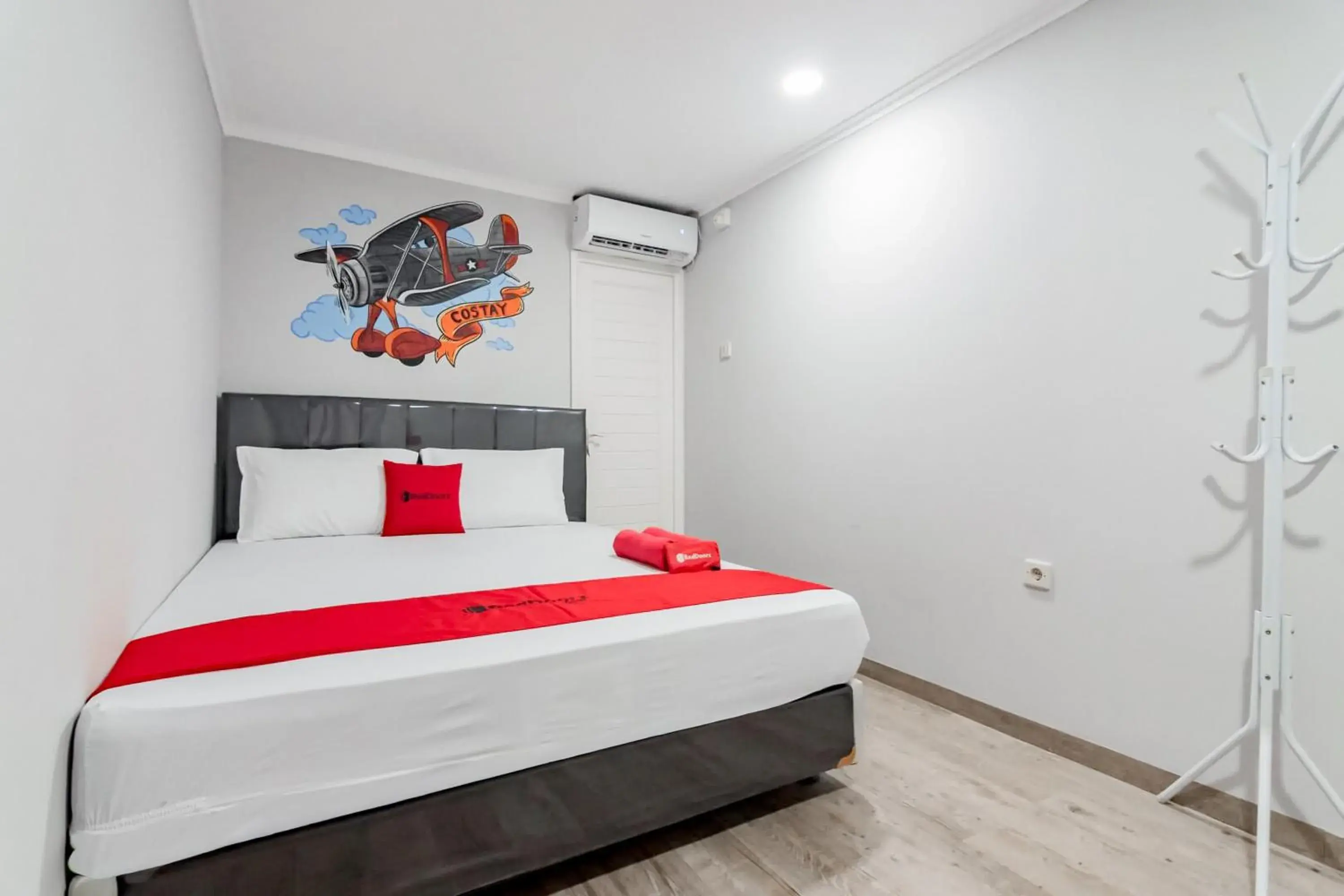 Bedroom, Bed in RedDoorz Plus near Lembang Park & Zoo Bedroom, Bed in RedDoorz Plus near Lembang Park & Zoo