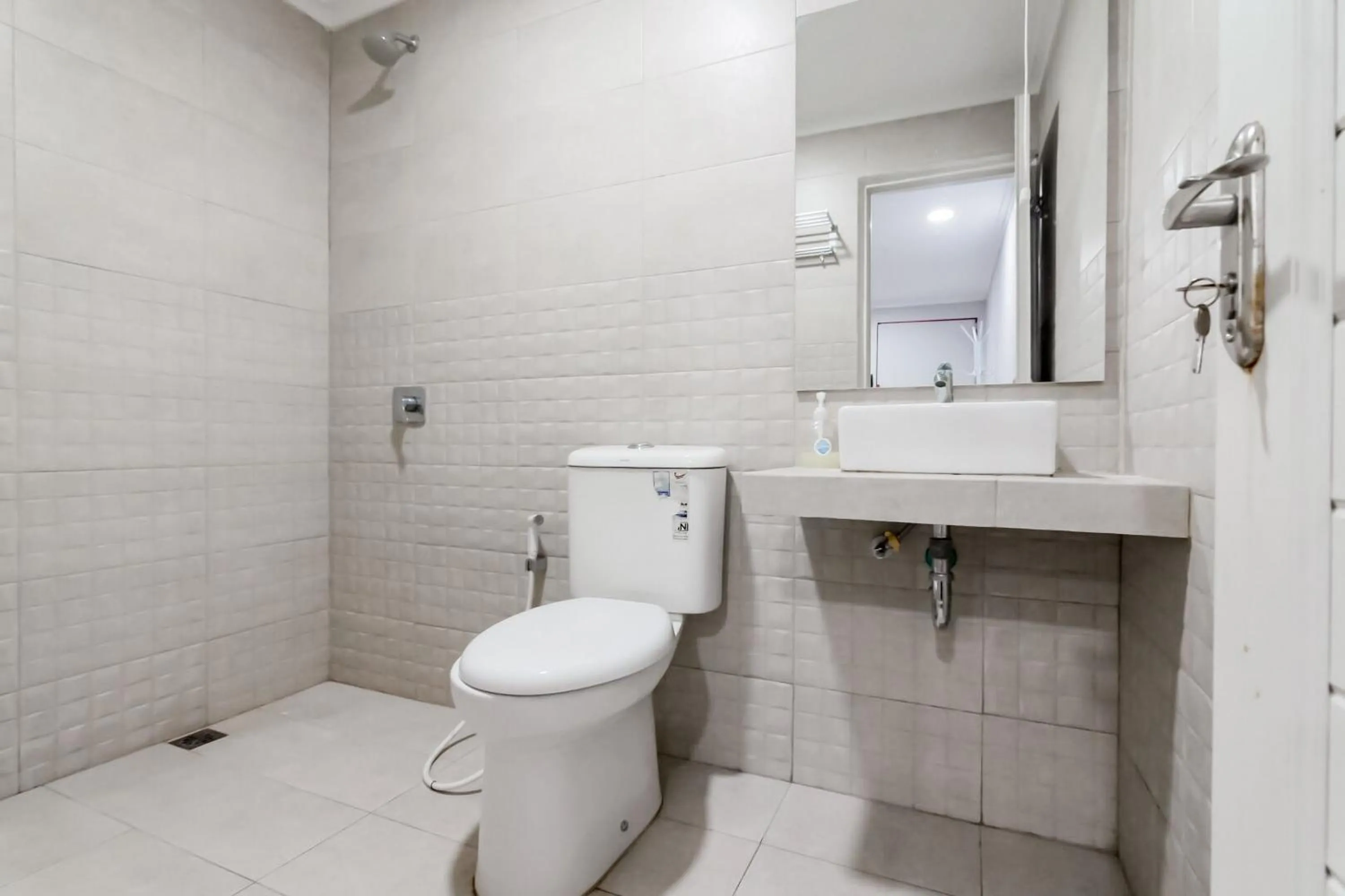 Bathroom in RedDoorz Plus near Lembang Park & Zoo