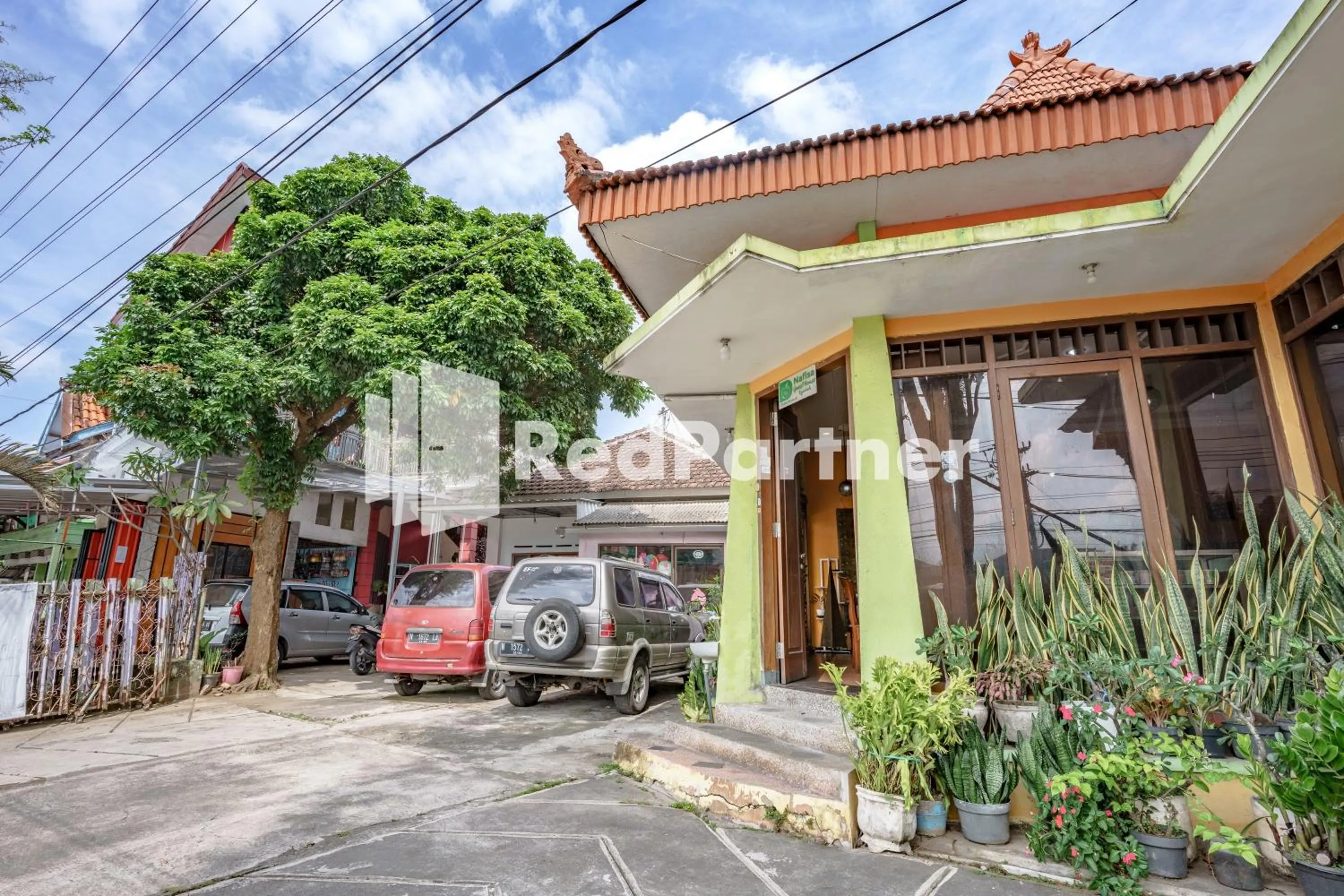 Parking in Nafisa Homestay Syariah Near Jatim Park 3 Batu Mitra RedDoorz