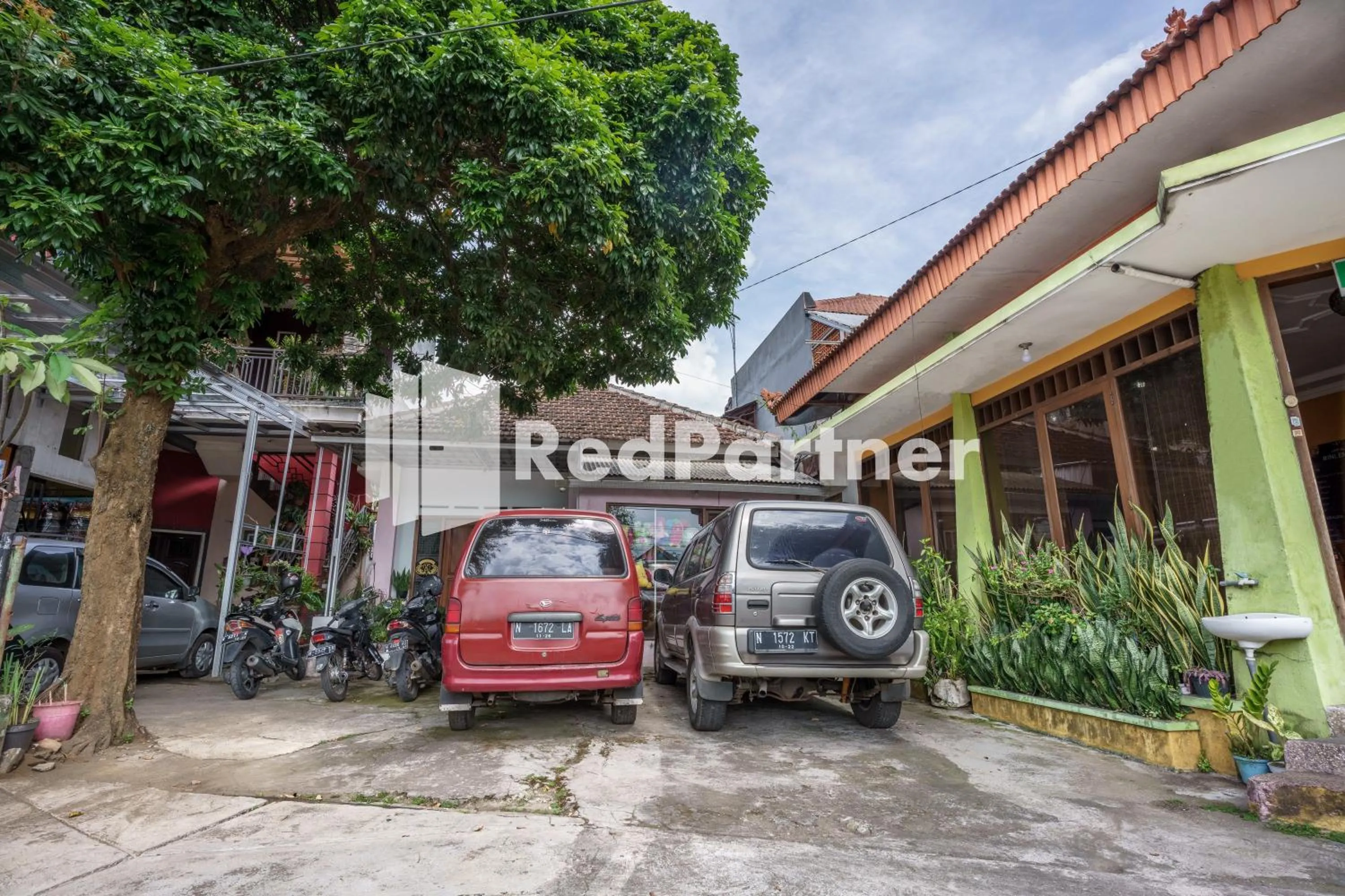 Parking in Nafisa Homestay Syariah Near Jatim Park 3 Batu Mitra RedDoorz
