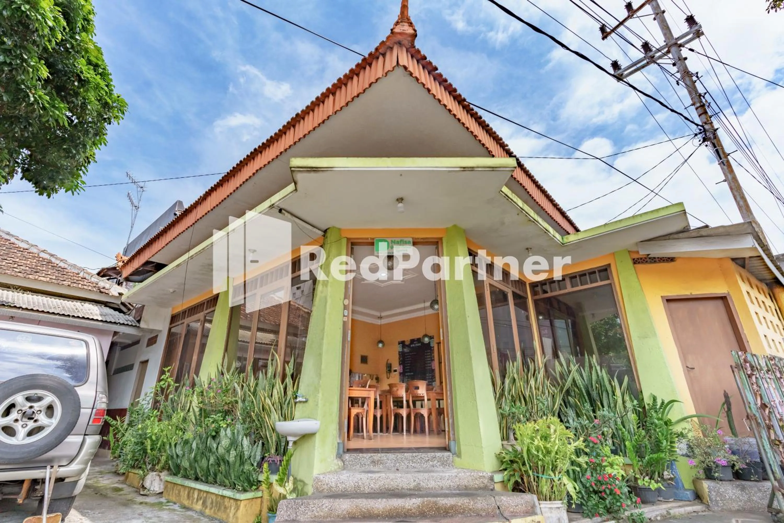 Parking in Nafisa Homestay Syariah Near Jatim Park 3 Batu Mitra RedDoorz