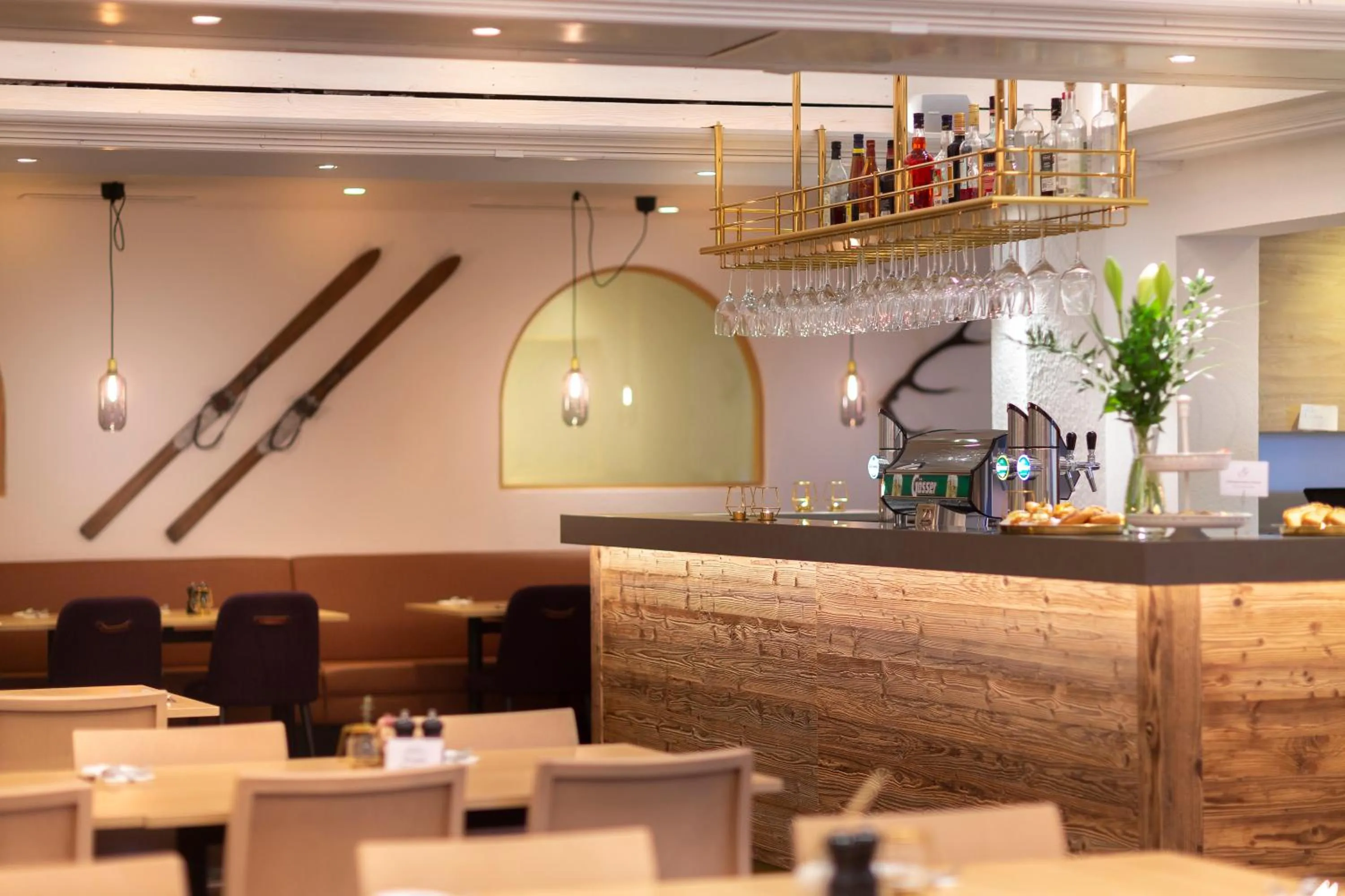 Restaurant/places to eat in Hotel Goldried