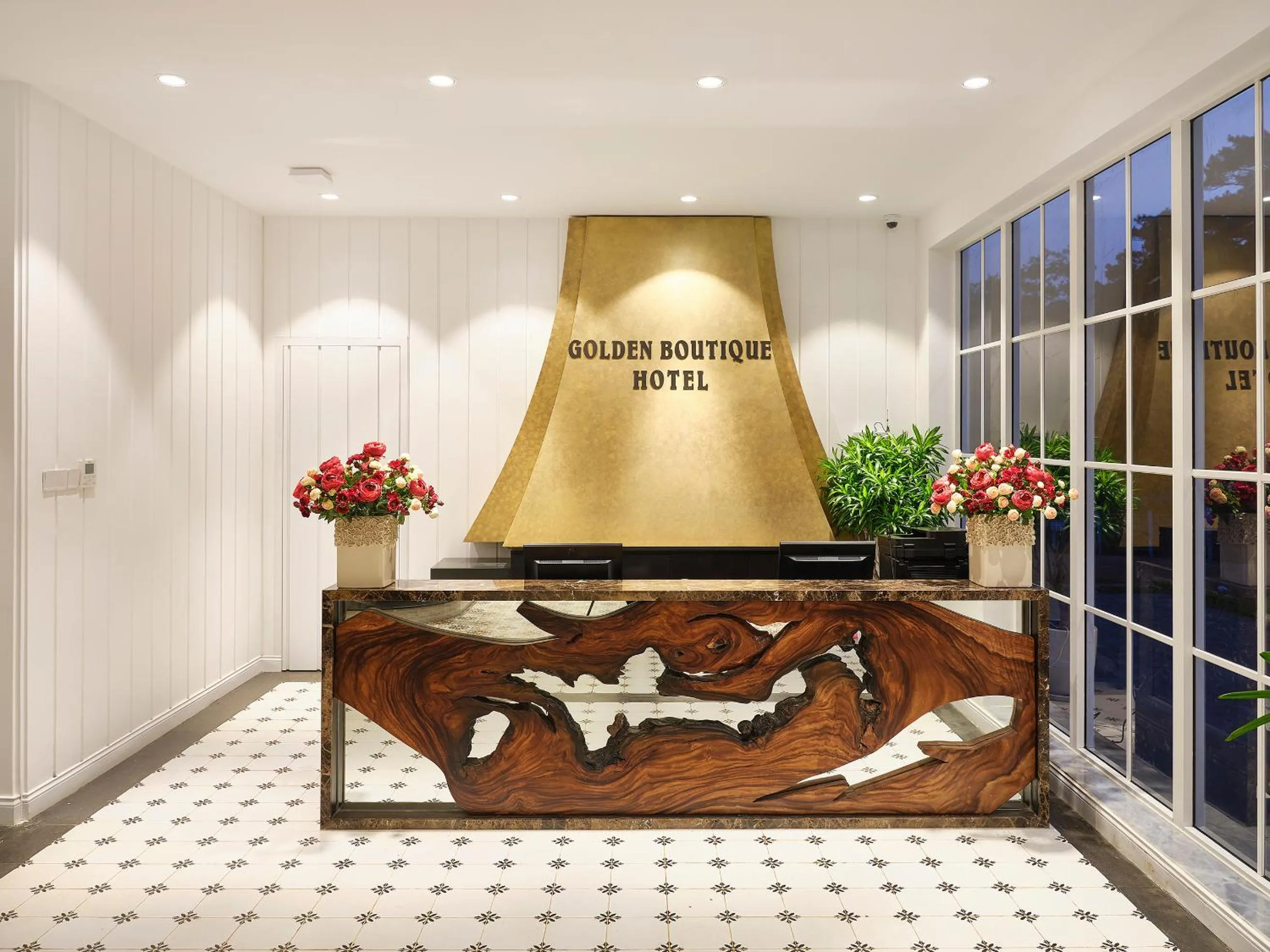 Golden Sun Hotel - Mangden