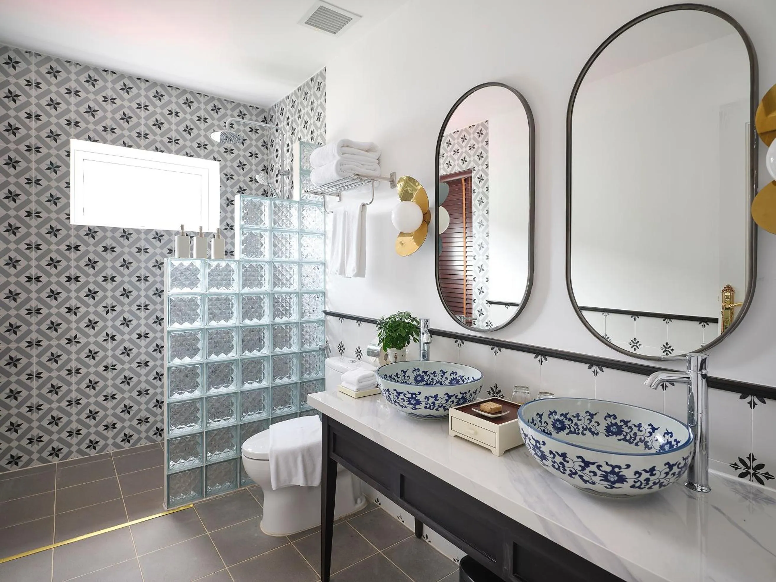 Golden Sun Hotel - Mangden