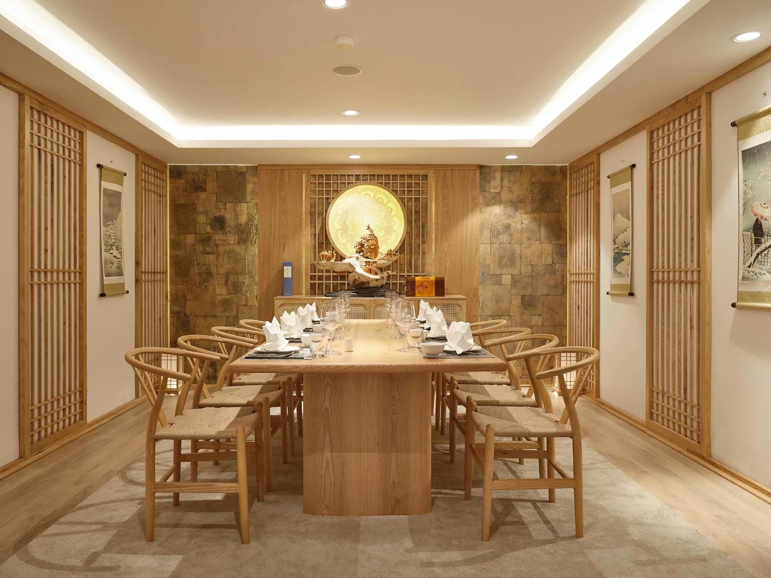 Restaurant/places to eat in Golden Boutique Hotel