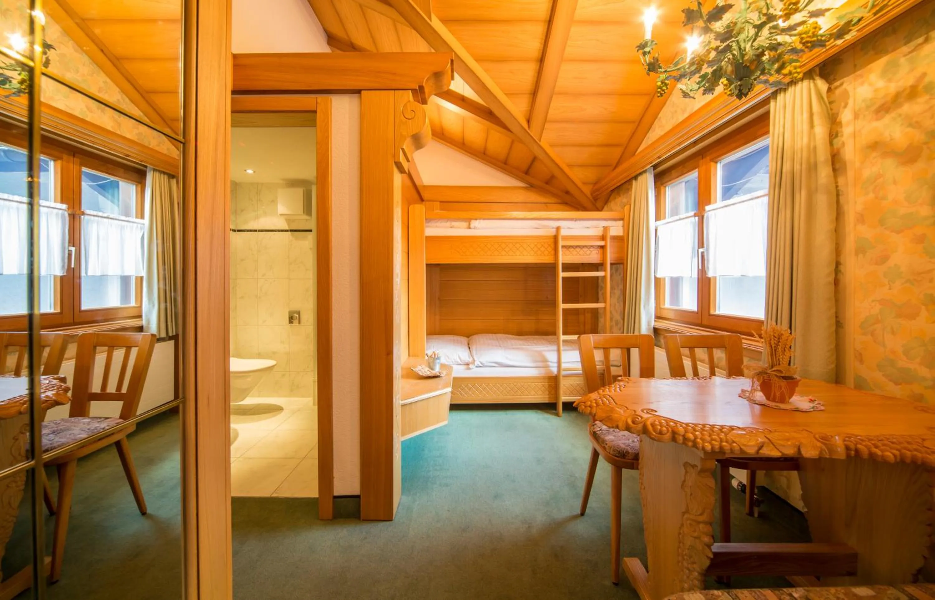 Shower in Hotel Olympia