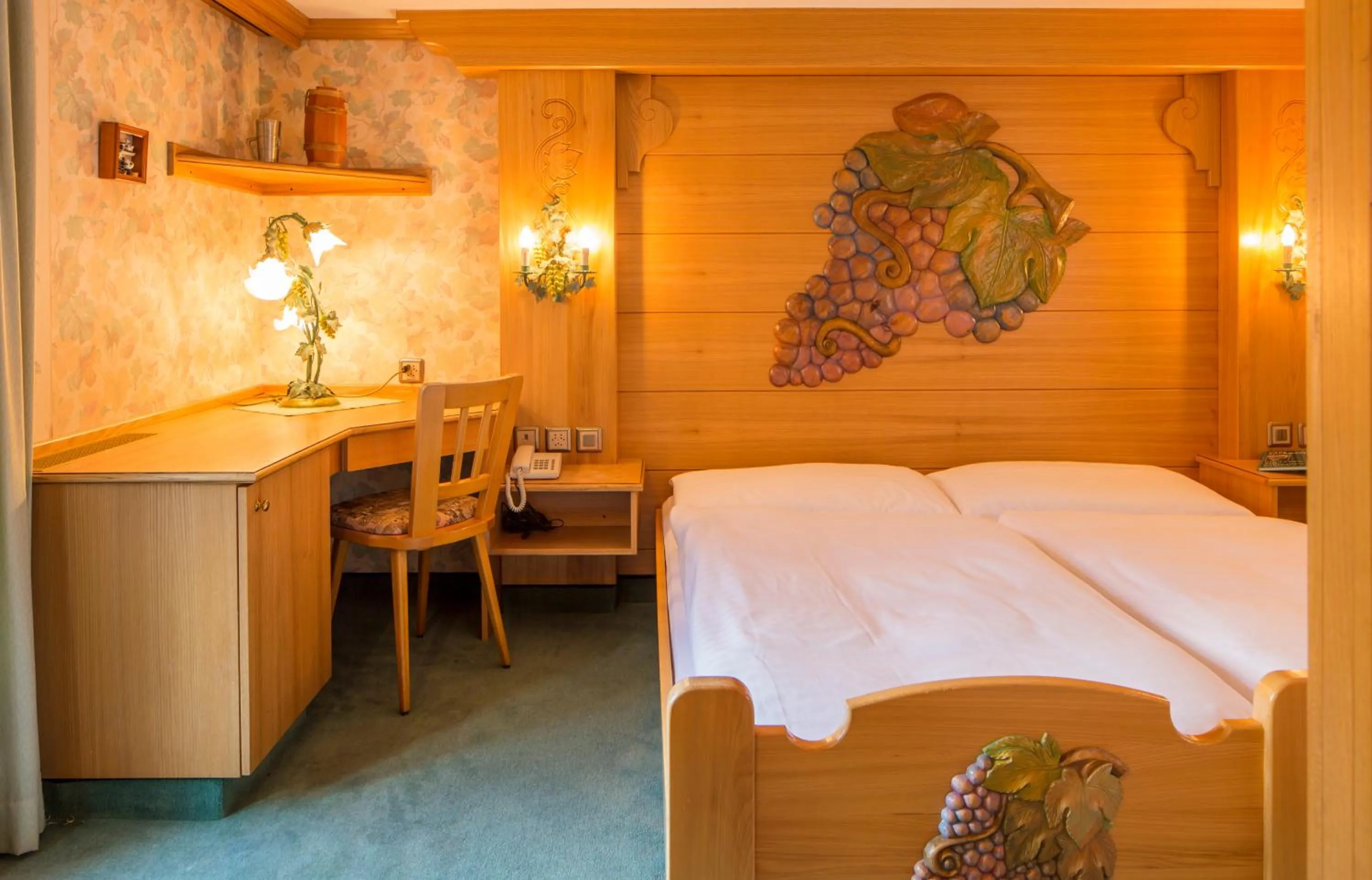 Bed in Hotel Olympia