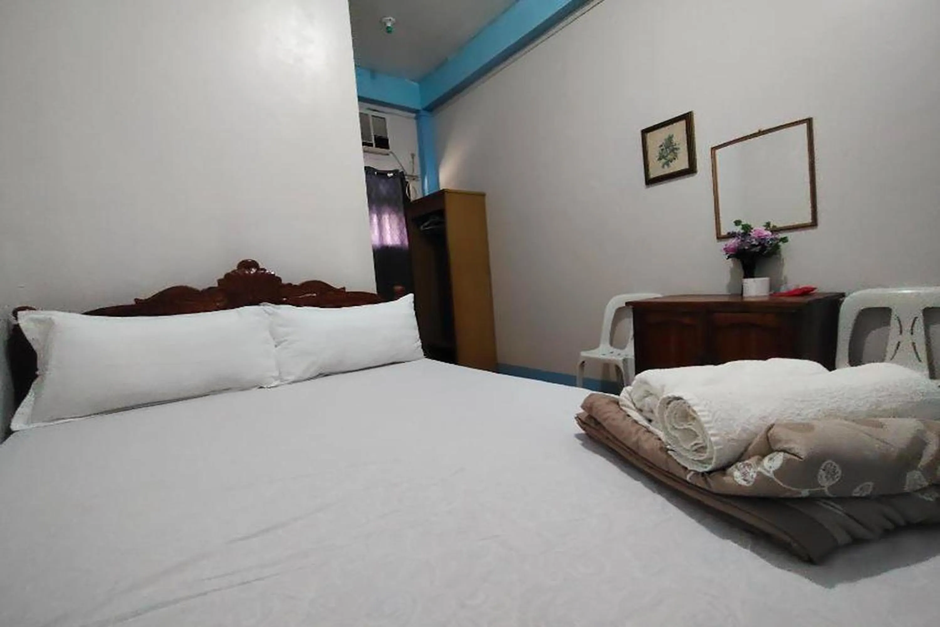 Bed in RBR Hotel and Restaurant near Hundred Islands