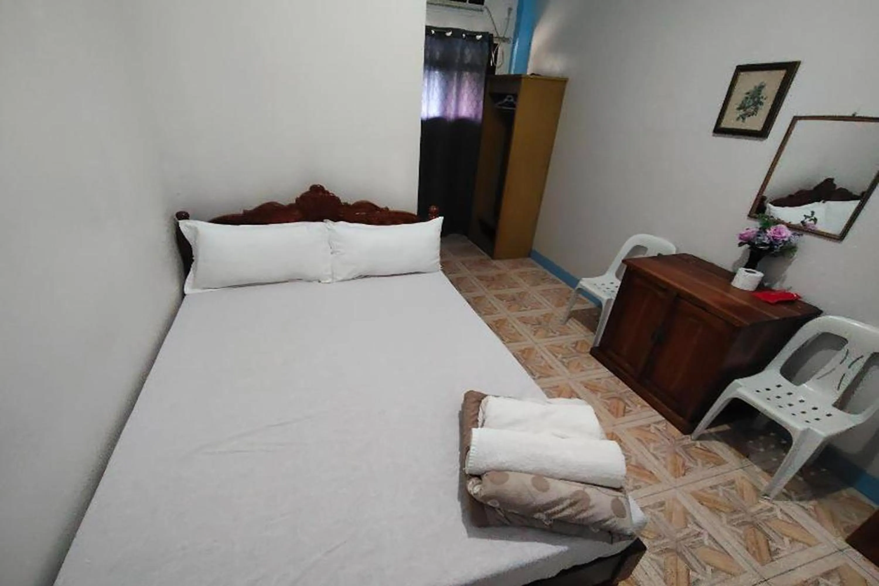 Bed in RBR Hotel and Restaurant near Hundred Islands