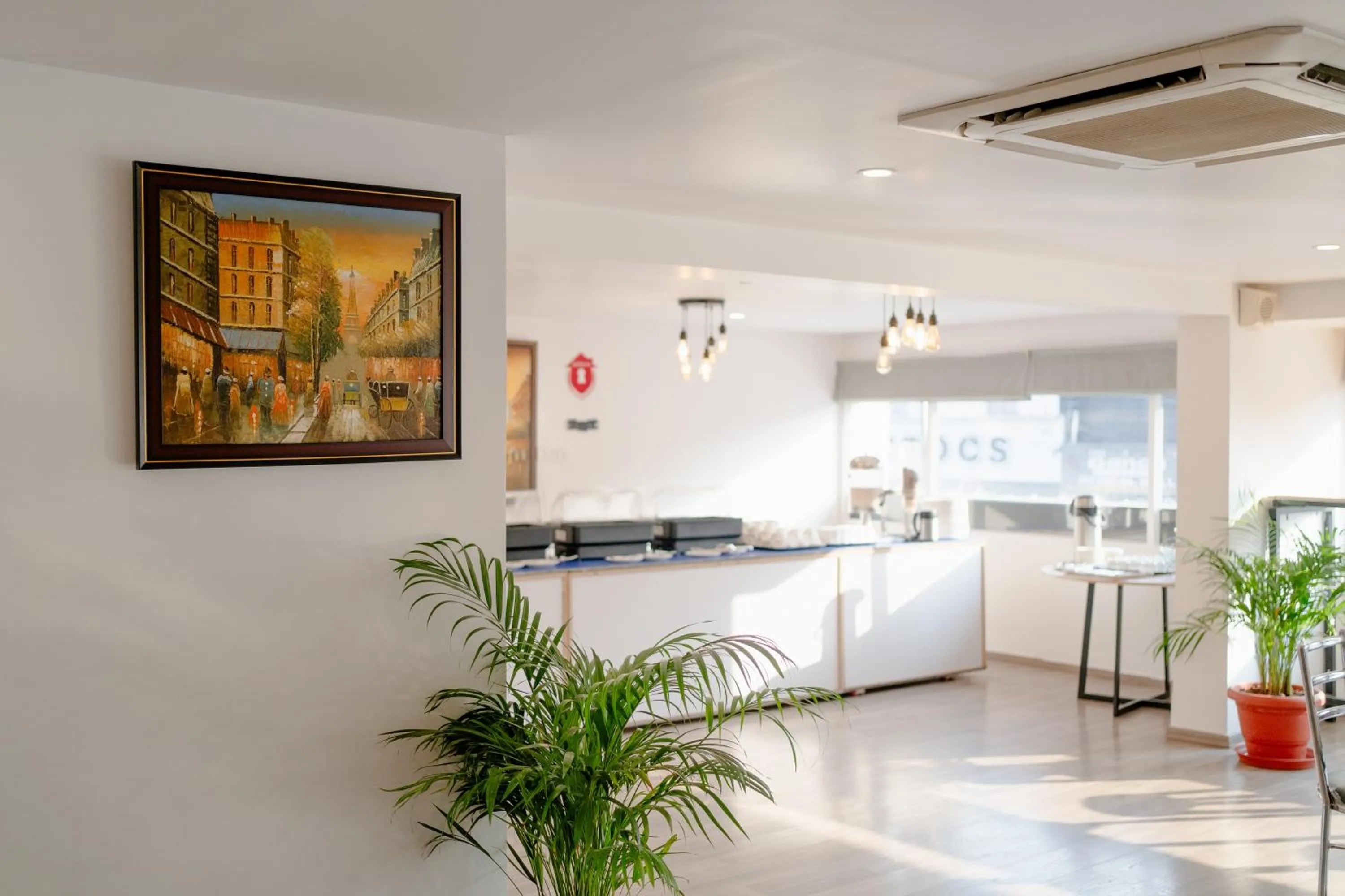 Hotel Asrani International