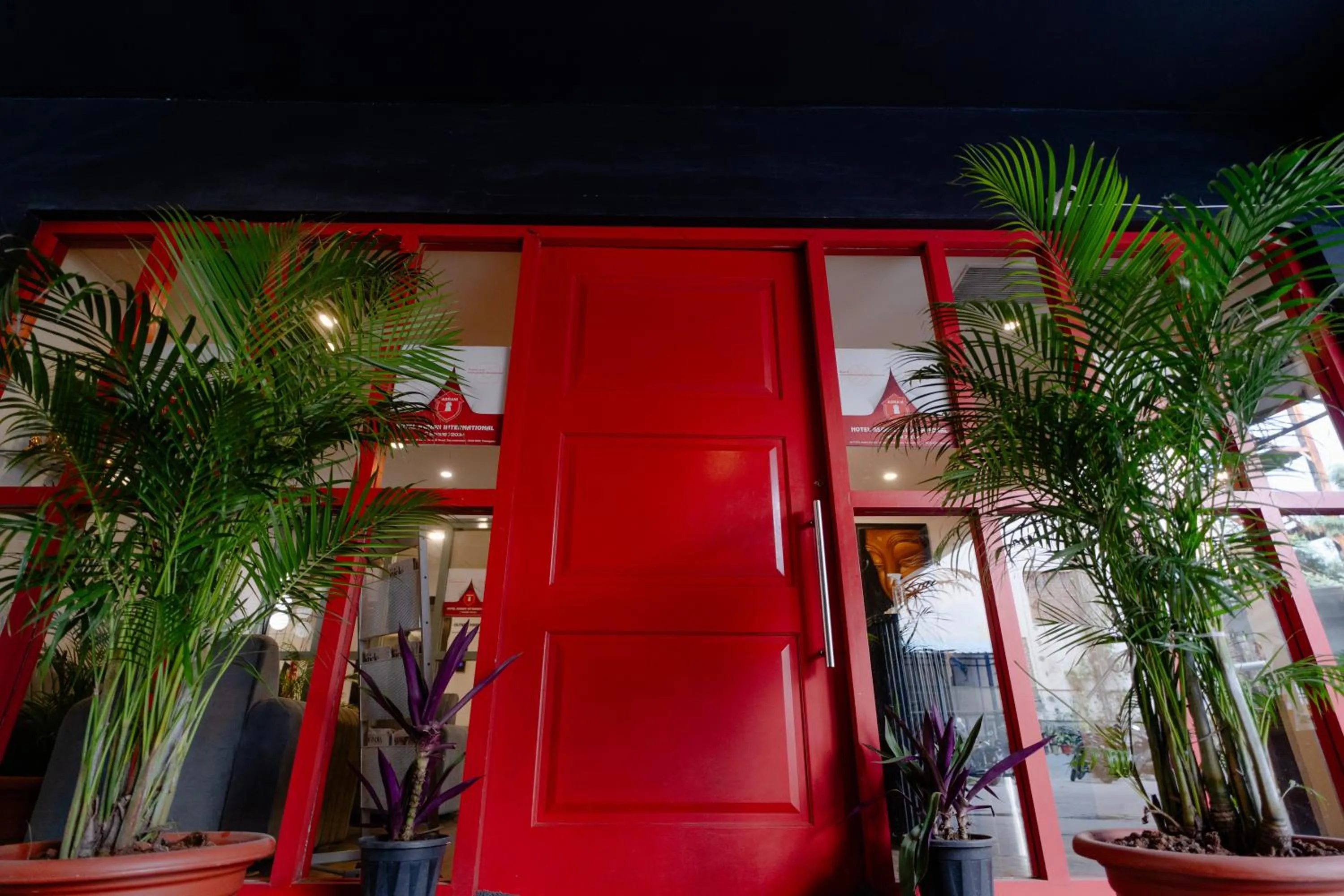 Hotel Asrani International